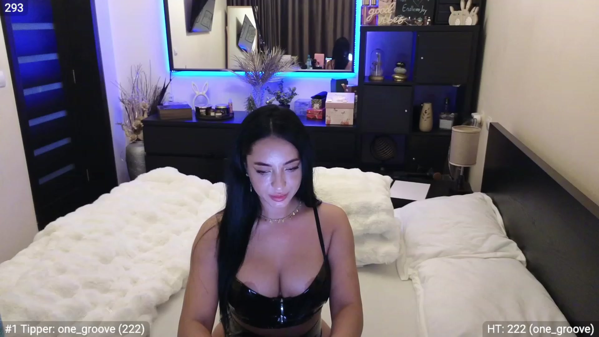 Gallery image thumbnail from EndlesssJoy's myfreecams stream on, 12/14/2023, 07:18 image 13 of 20