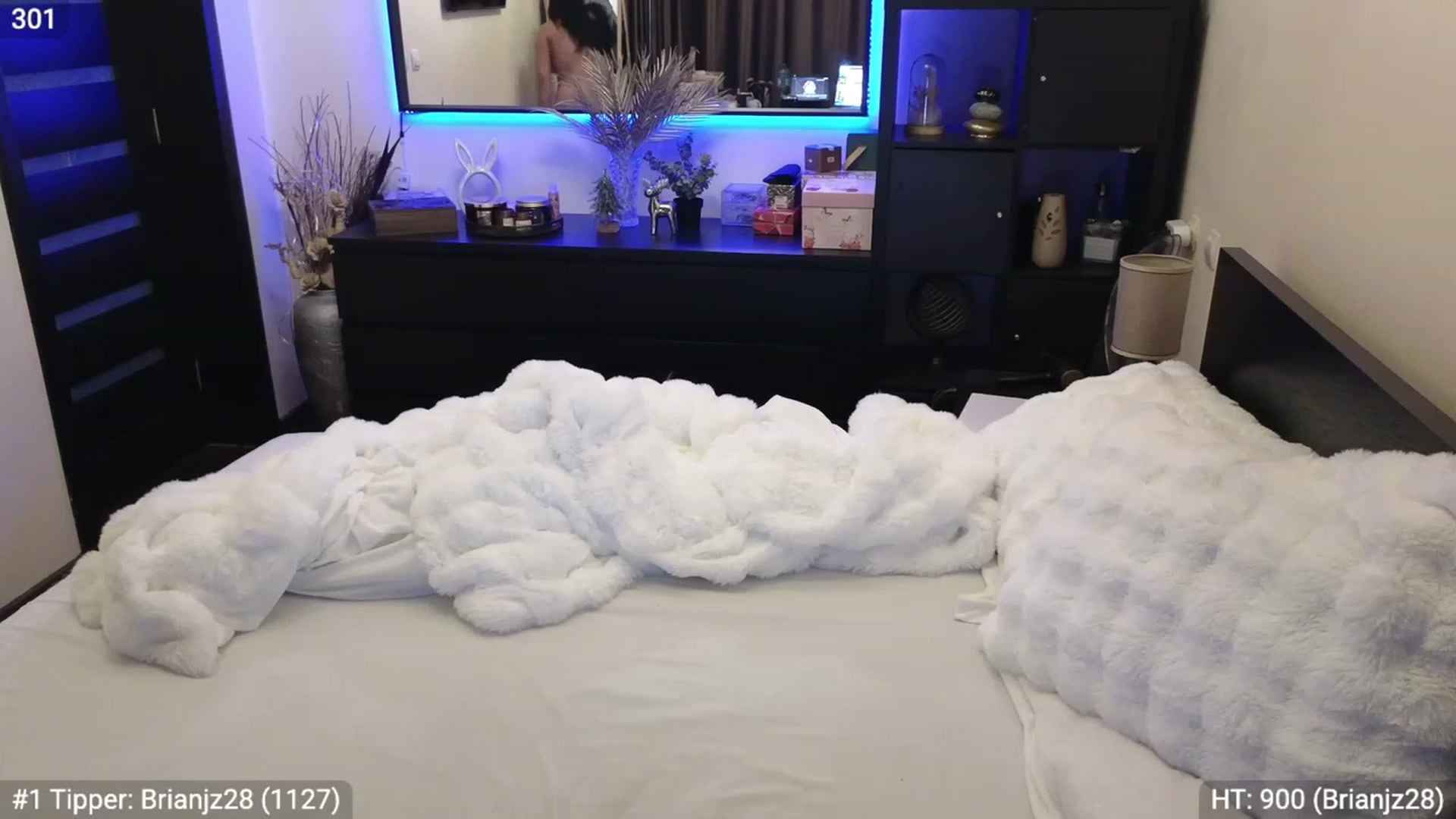 Gallery image thumbnail from EndlesssJoy's myfreecams stream on, 12/15/2023, 08:57 image 16 of 20