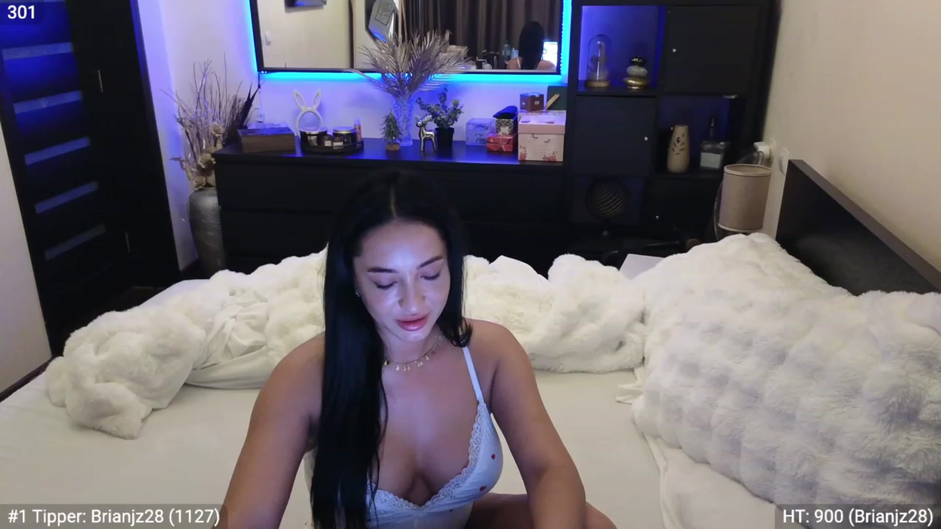 Gallery image thumbnail from EndlesssJoy's myfreecams stream on, 12/15/2023, 08:57 image 10 of 20