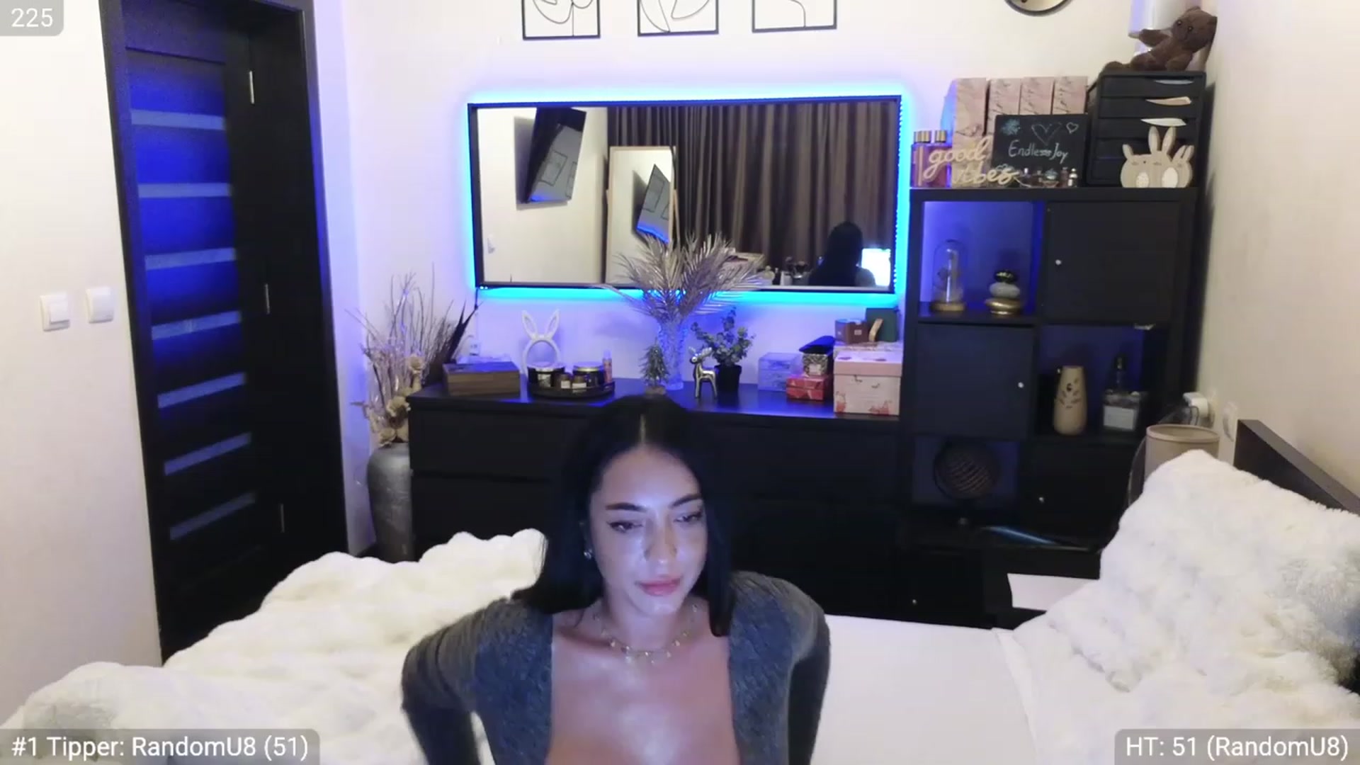 Gallery image thumbnail from EndlesssJoy's myfreecams stream on, 12/17/2023, 08:58 image 7 of 20