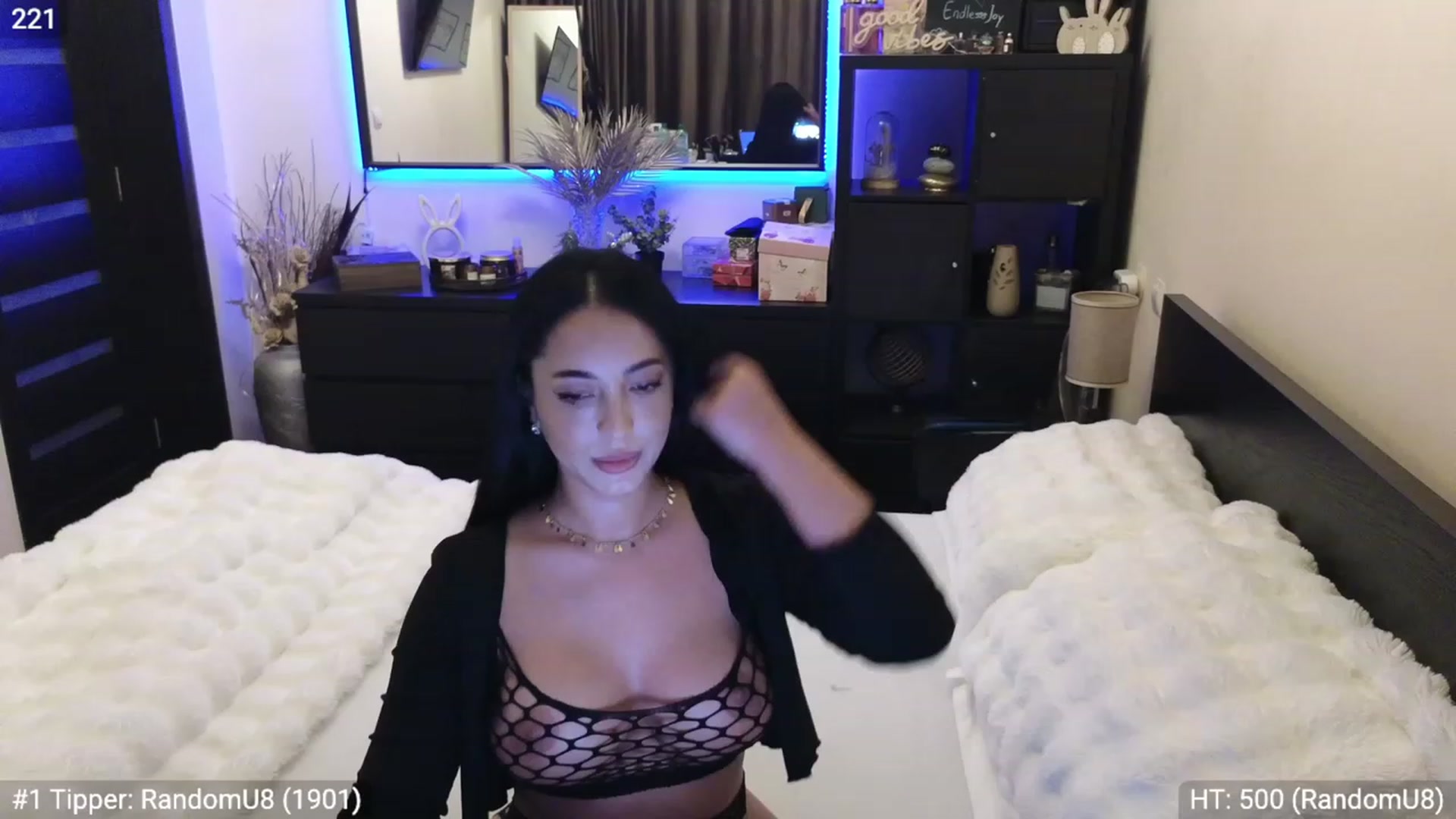 Gallery image thumbnail from EndlesssJoy's myfreecams stream on, 12/18/2023, 02:43 image 15 of 20