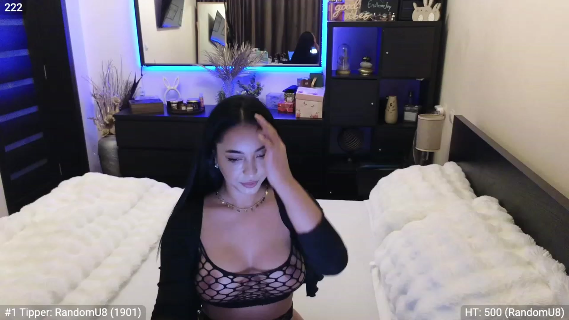 Gallery image thumbnail from EndlesssJoy's myfreecams stream on, 12/18/2023, 02:43 image 14 of 20