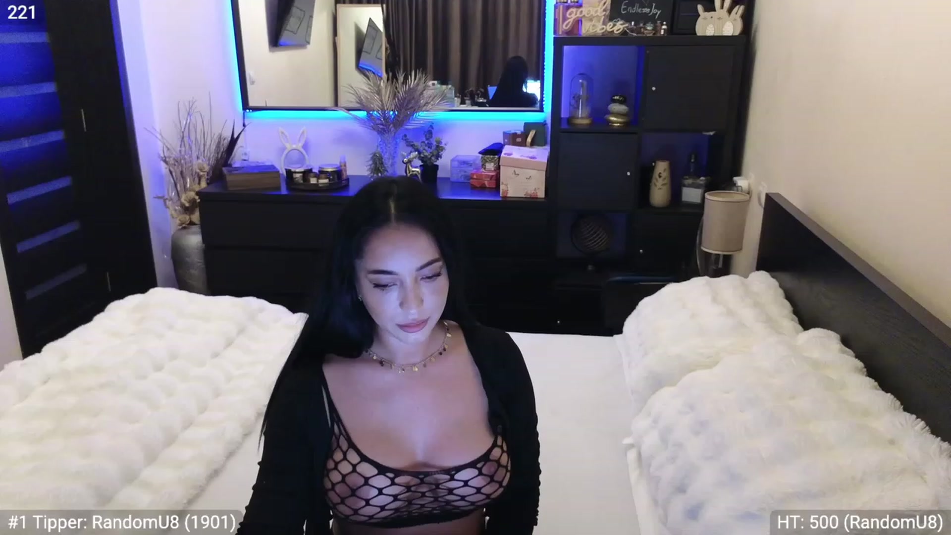 Gallery image thumbnail from EndlesssJoy's myfreecams stream on, 12/18/2023, 02:43 image 20 of 20