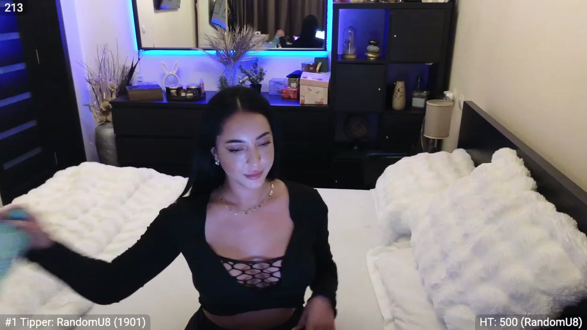 Gallery image thumbnail from EndlesssJoy's myfreecams stream on, 12/18/2023, 07:00 image 6 of 20