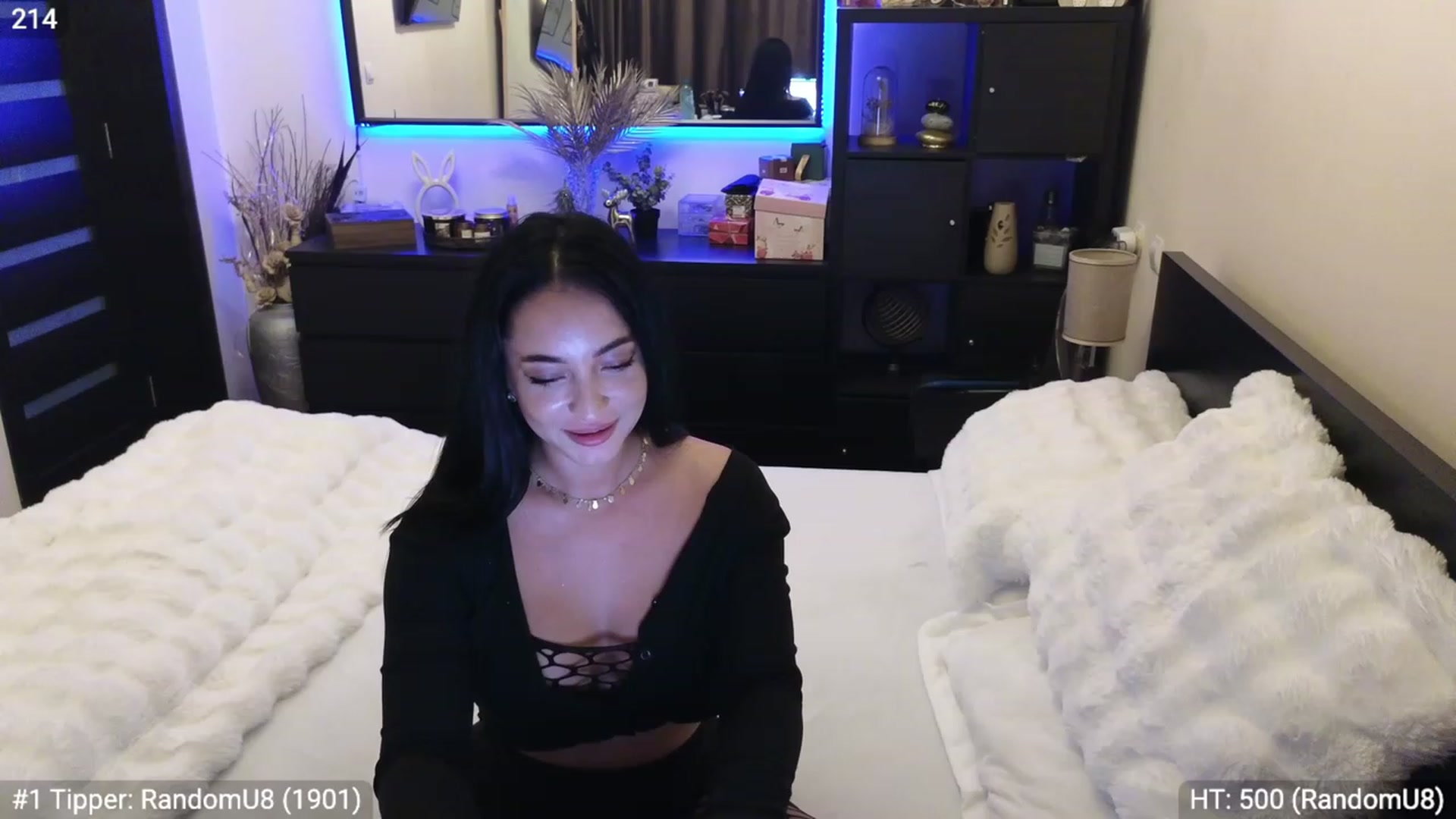 Gallery image thumbnail from EndlesssJoy's myfreecams stream on, 12/18/2023, 07:00 image 14 of 20