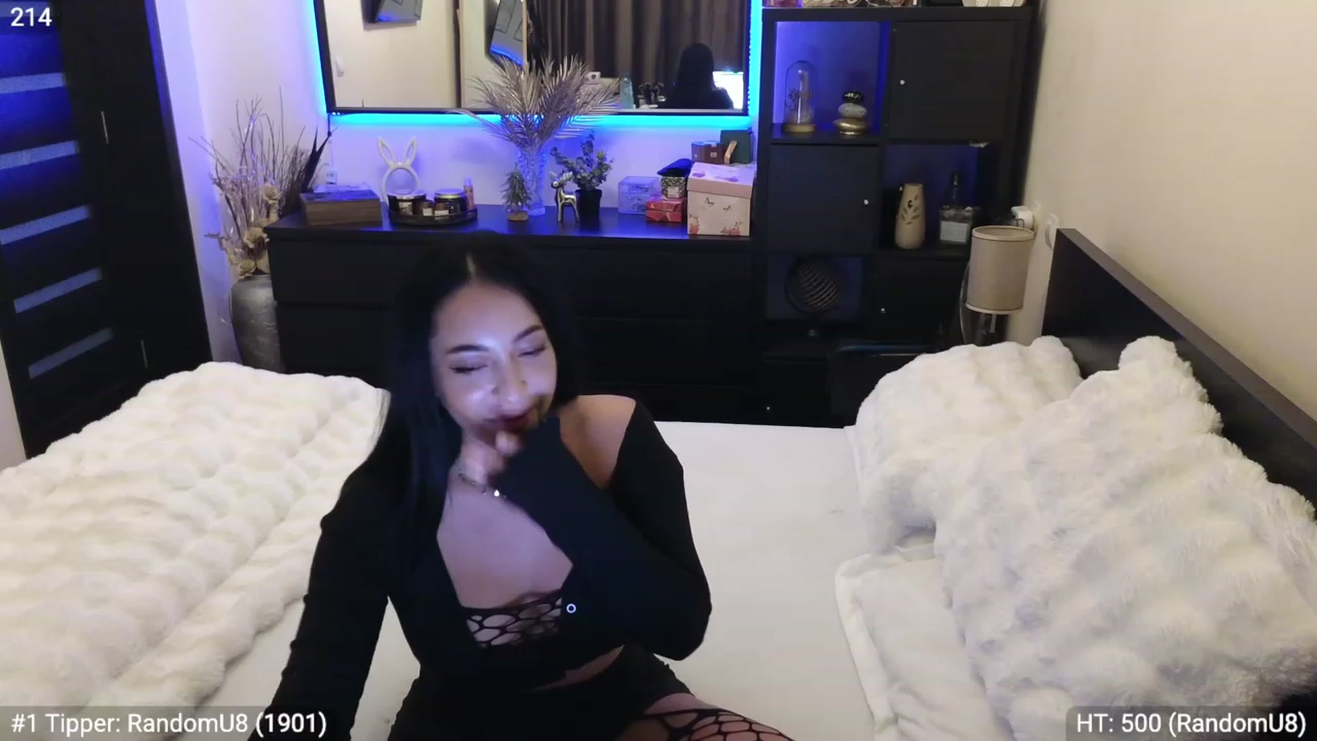 Gallery image thumbnail from EndlesssJoy's myfreecams stream on, 12/18/2023, 07:00 image 16 of 20
