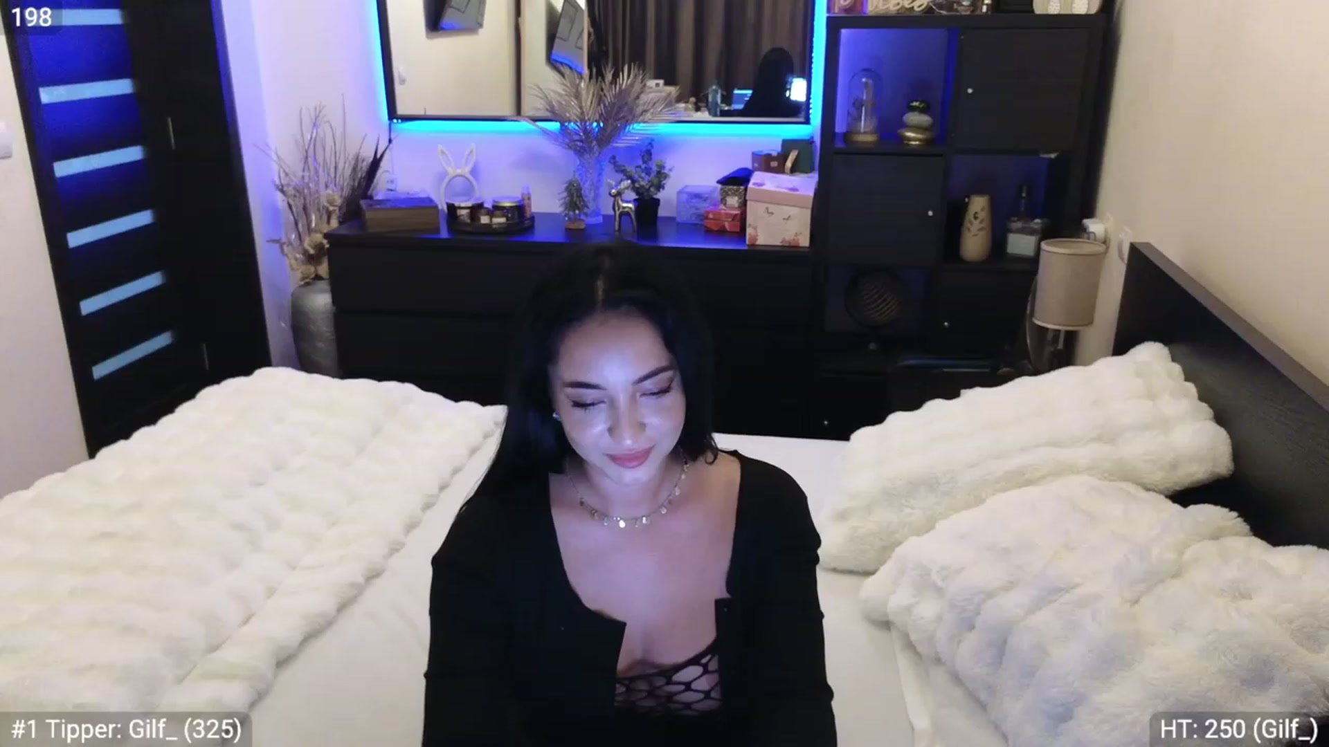 Gallery image thumbnail from EndlesssJoy's myfreecams stream on, 12/18/2023, 10:13 image 3 of 20