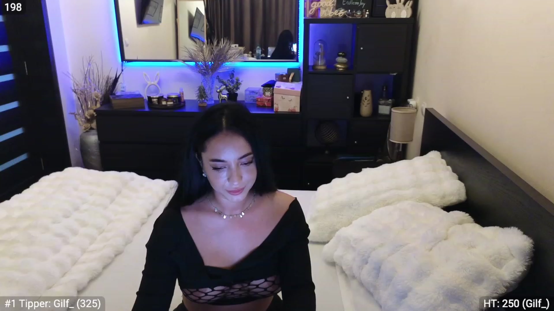 Gallery image thumbnail from EndlesssJoy's myfreecams stream on, 12/18/2023, 10:13 image 20 of 20