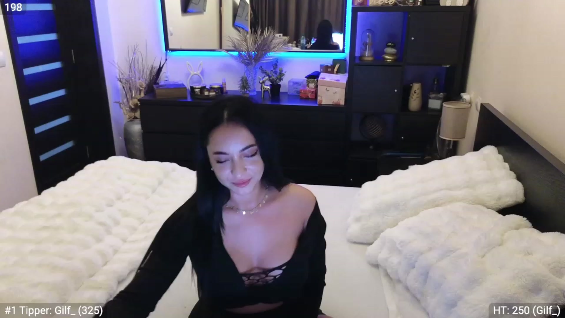 Gallery image thumbnail from EndlesssJoy's myfreecams stream on, 12/18/2023, 10:13 image 13 of 20