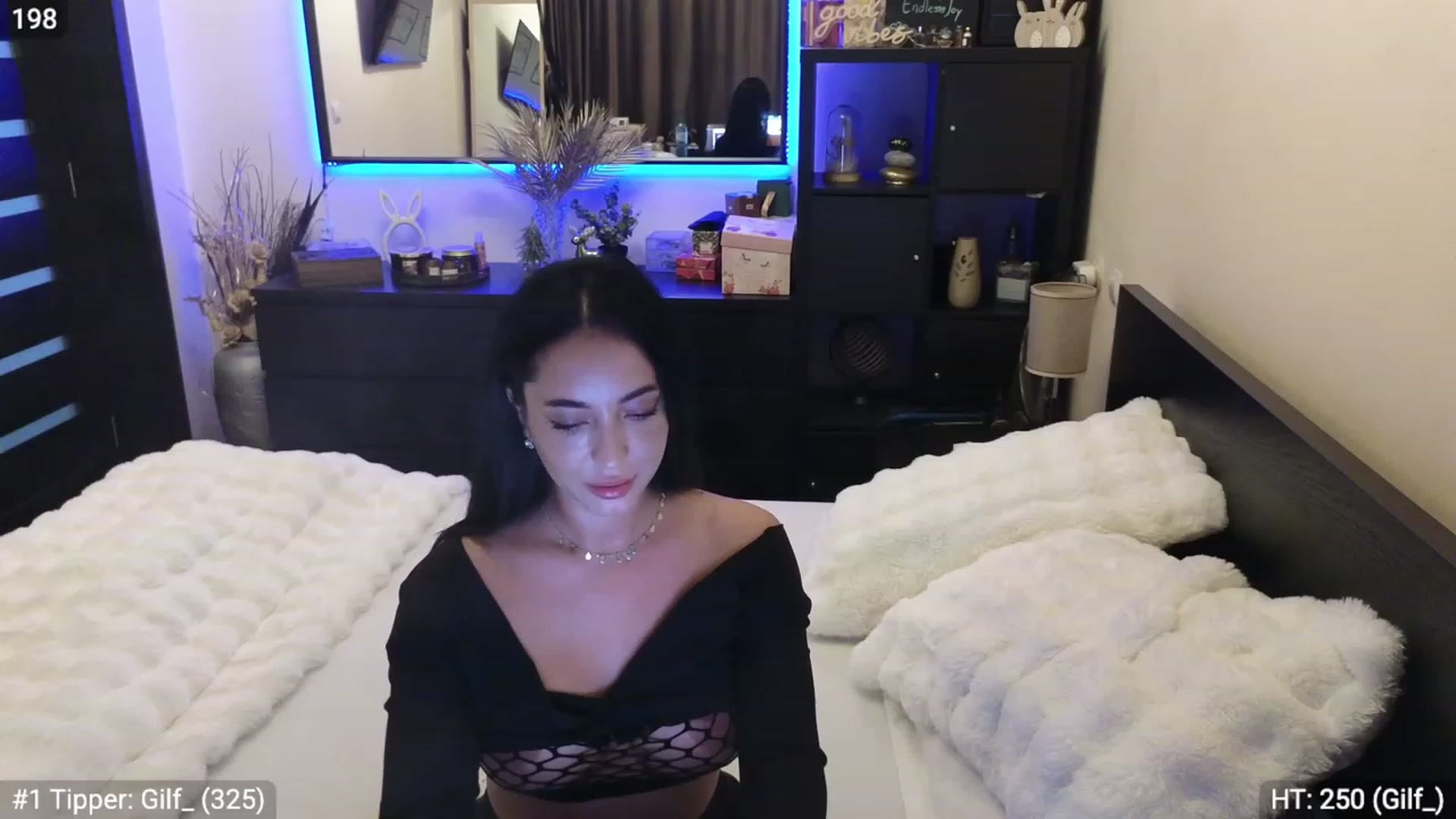 Gallery image thumbnail from EndlesssJoy's myfreecams stream on, 12/18/2023, 10:13 image 19 of 20