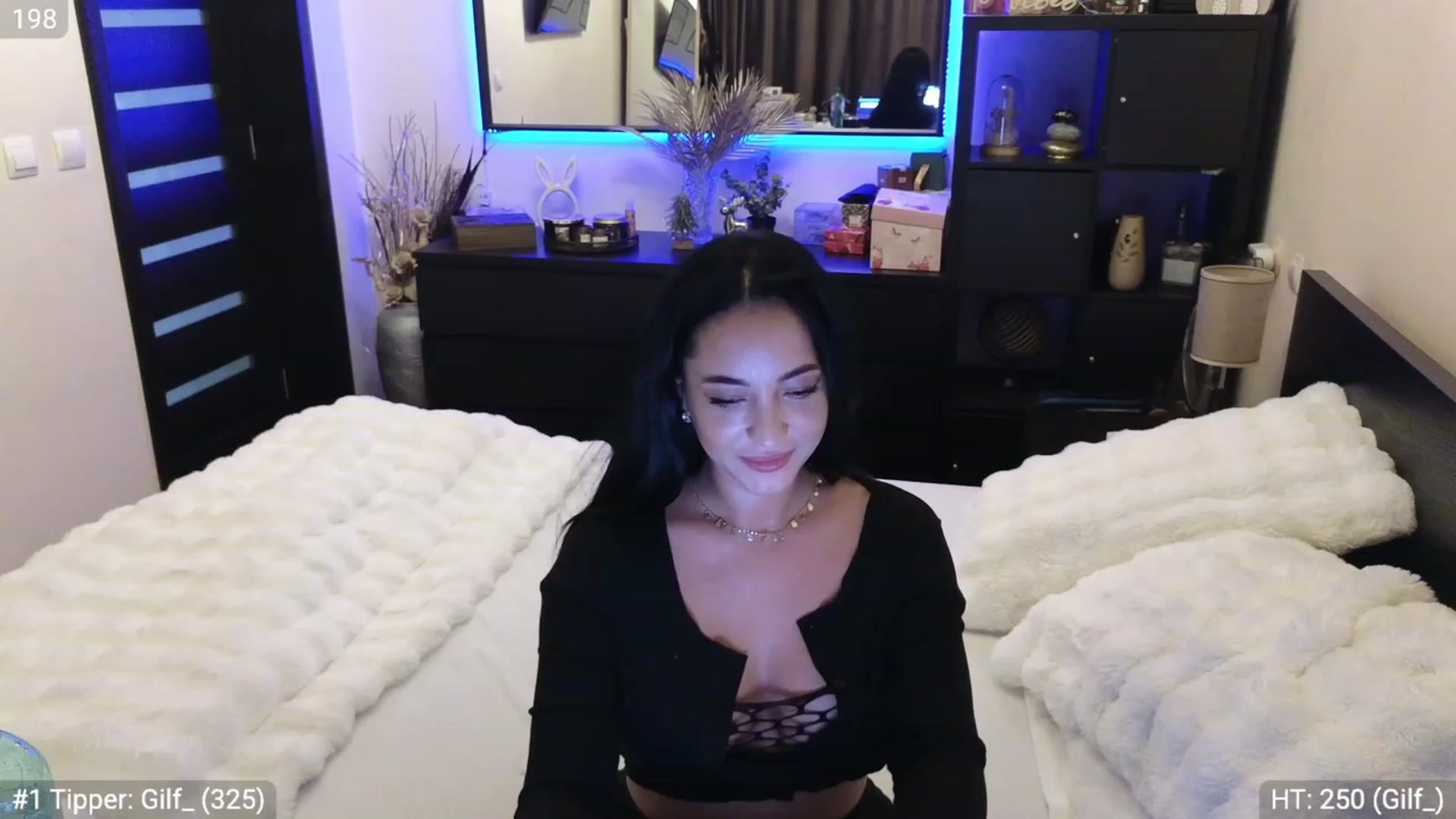 Gallery image thumbnail from EndlesssJoy's myfreecams stream on, 12/18/2023, 10:13 image 1 of 20