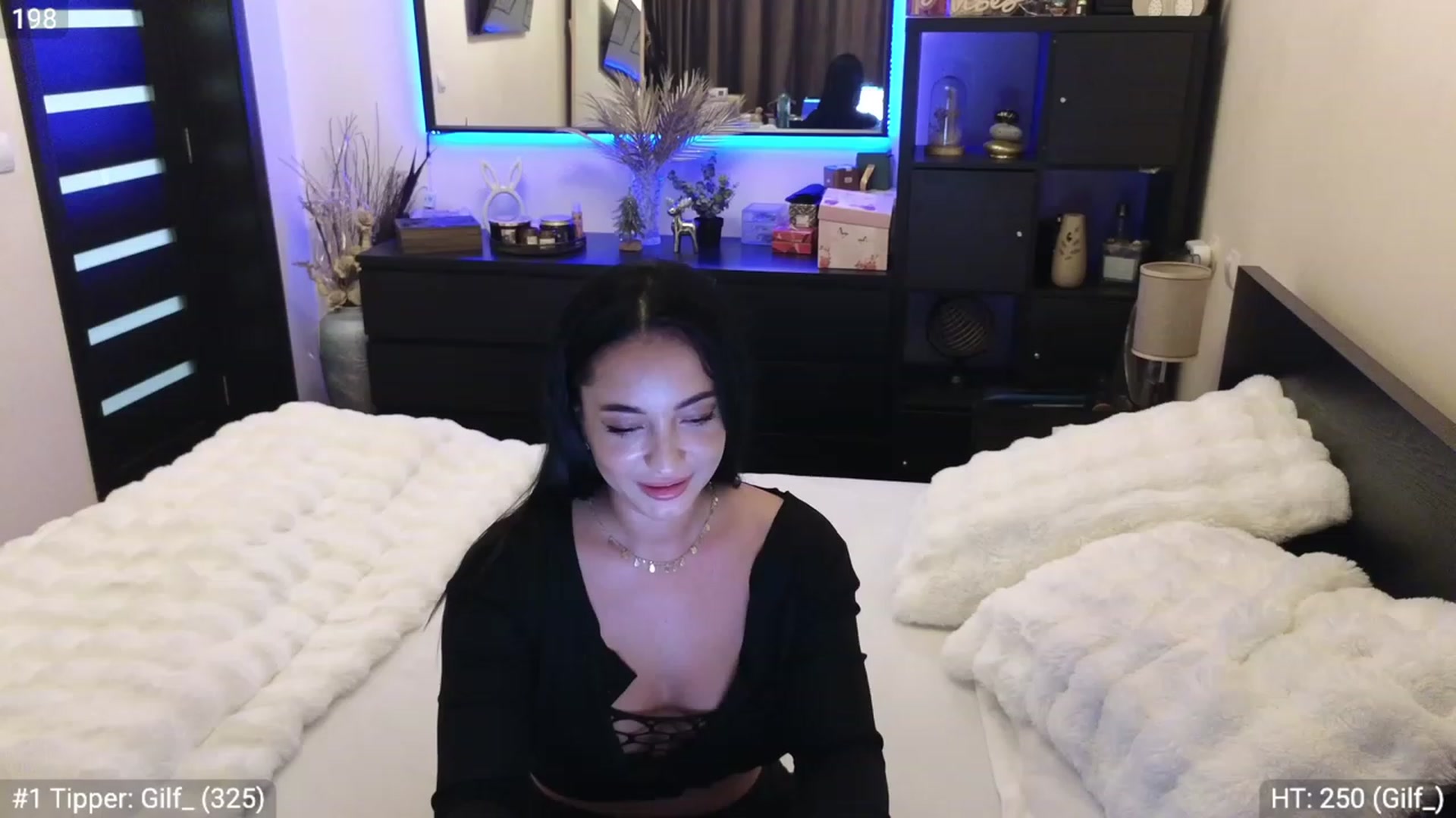 Gallery image thumbnail from EndlesssJoy's myfreecams stream on, 12/18/2023, 10:13 image 7 of 20