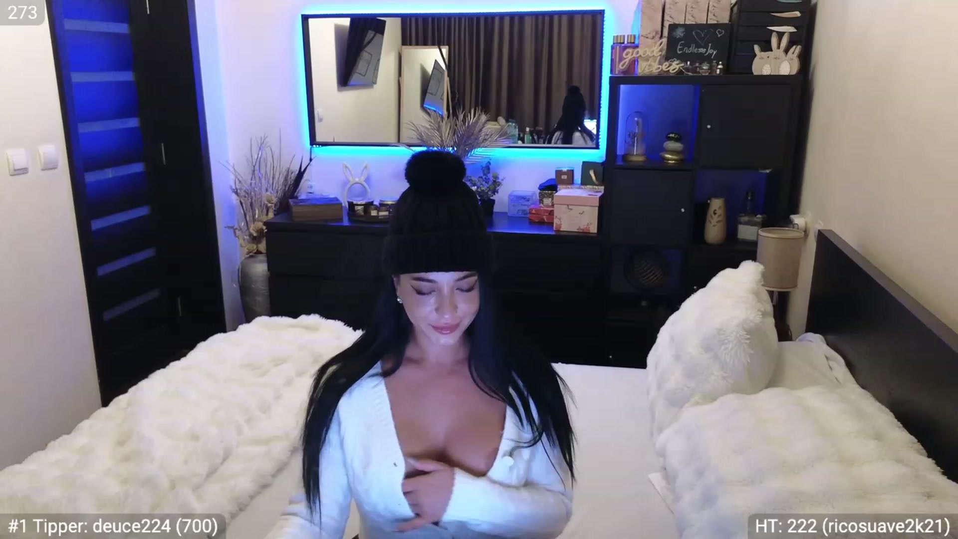Gallery image thumbnail from EndlesssJoy's myfreecams stream on, 12/23/2023, 10:28 image 8 of 20