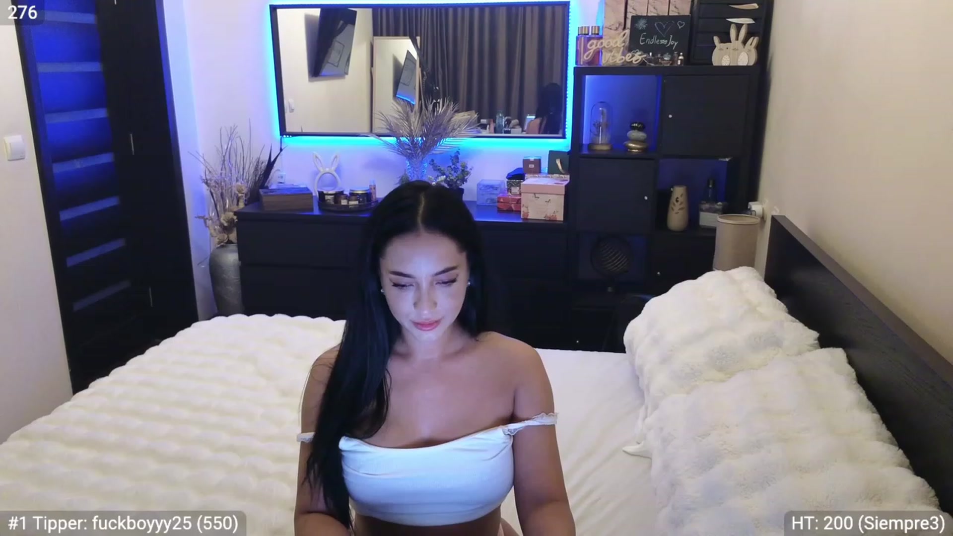 Gallery image thumbnail from EndlesssJoy's myfreecams stream on, 12/24/2023, 03:46 image 9 of 20