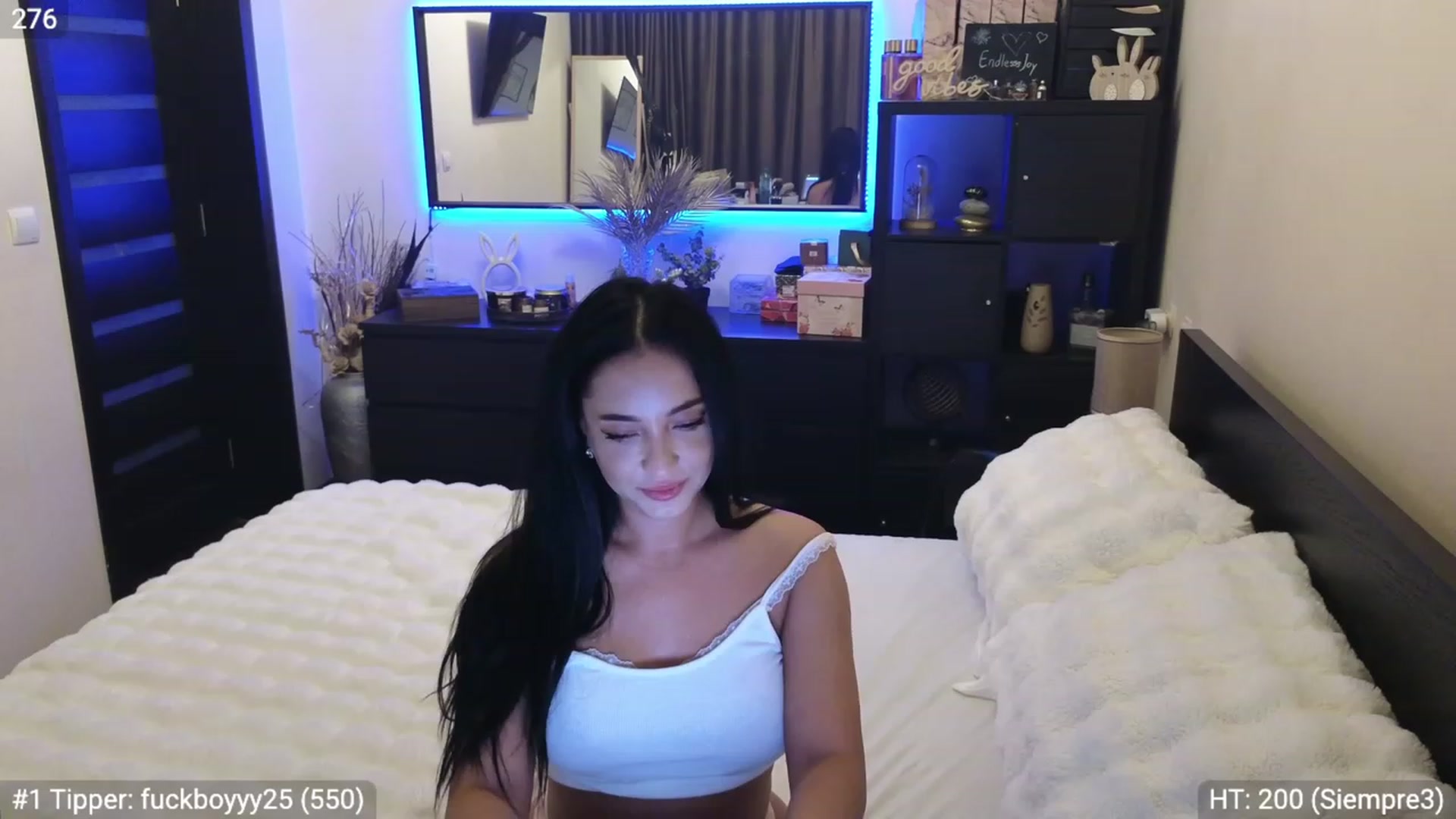 Gallery image thumbnail from EndlesssJoy's myfreecams stream on, 12/24/2023, 03:46 image 8 of 20