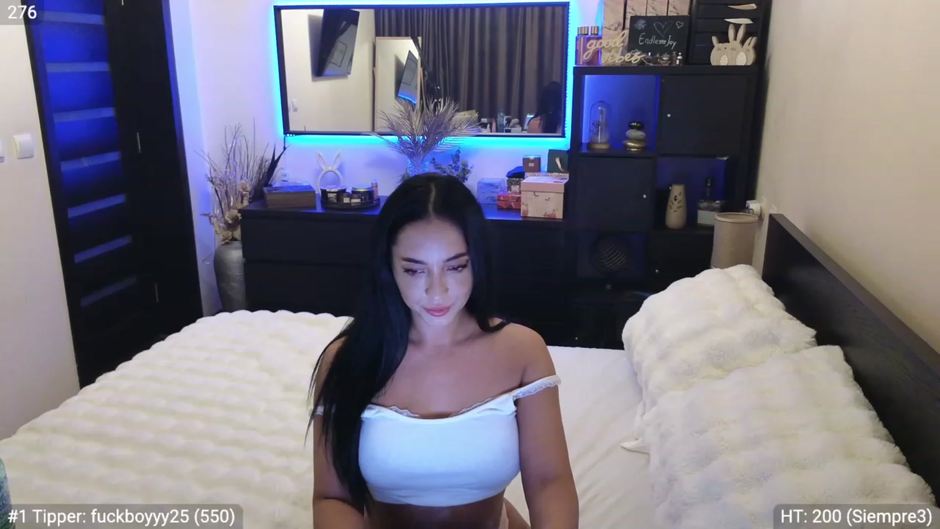 Gallery image thumbnail from EndlesssJoy's myfreecams stream on, 12/24/2023, 03:46 image 7 of 20