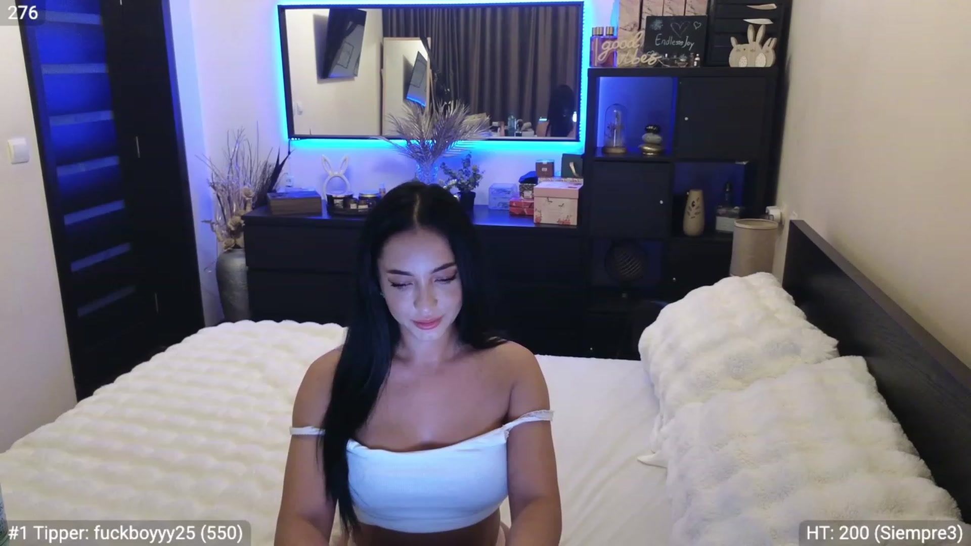Gallery image thumbnail from EndlesssJoy's myfreecams stream on, 12/24/2023, 03:46 image 10 of 20