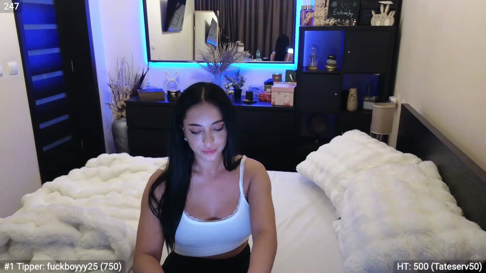 Gallery image thumbnail from EndlesssJoy's myfreecams stream on, 12/24/2023, 08:04 image 7 of 20