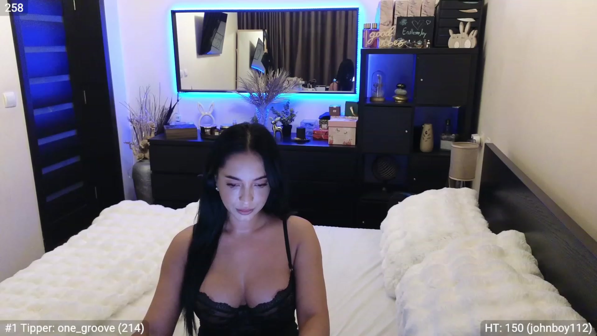 Gallery image thumbnail from EndlesssJoy's myfreecams stream on, 12/25/2023, 02:58 image 6 of 20