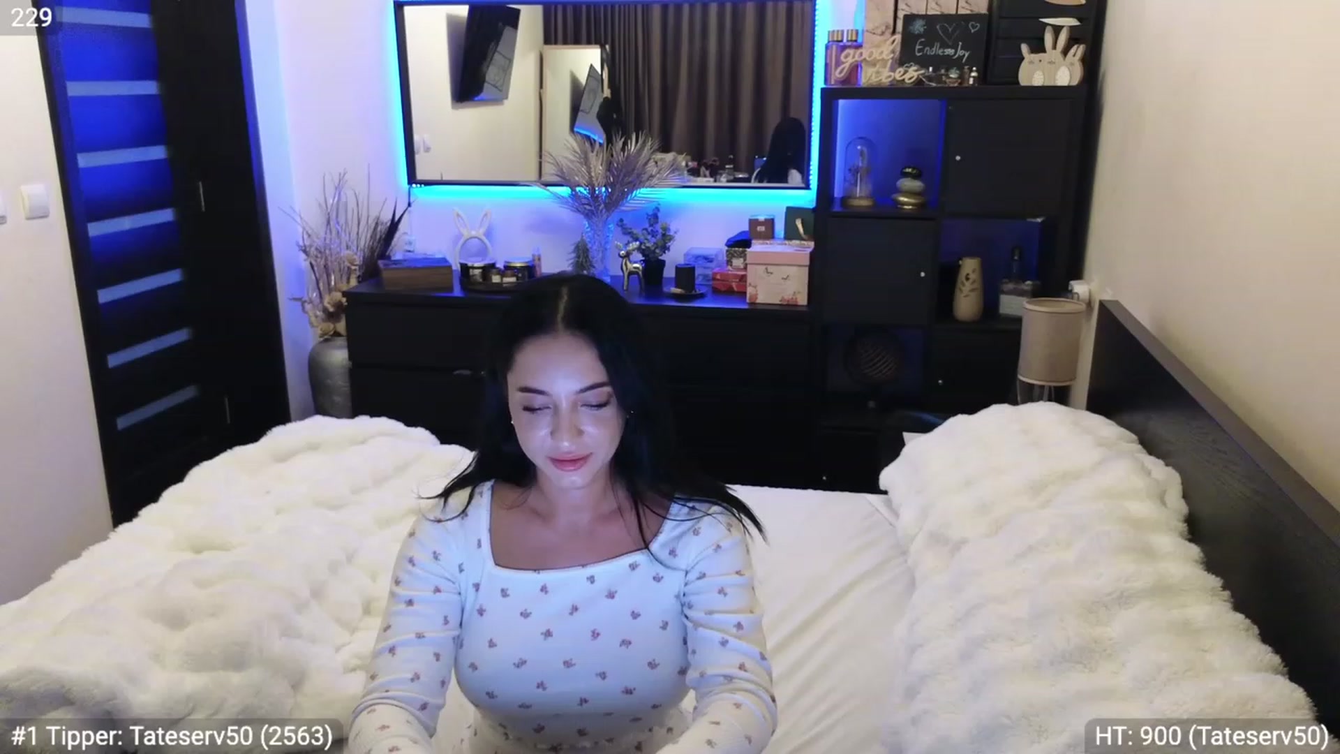 Gallery image thumbnail from EndlesssJoy's myfreecams stream on, 12/25/2023, 07:58 image 15 of 20
