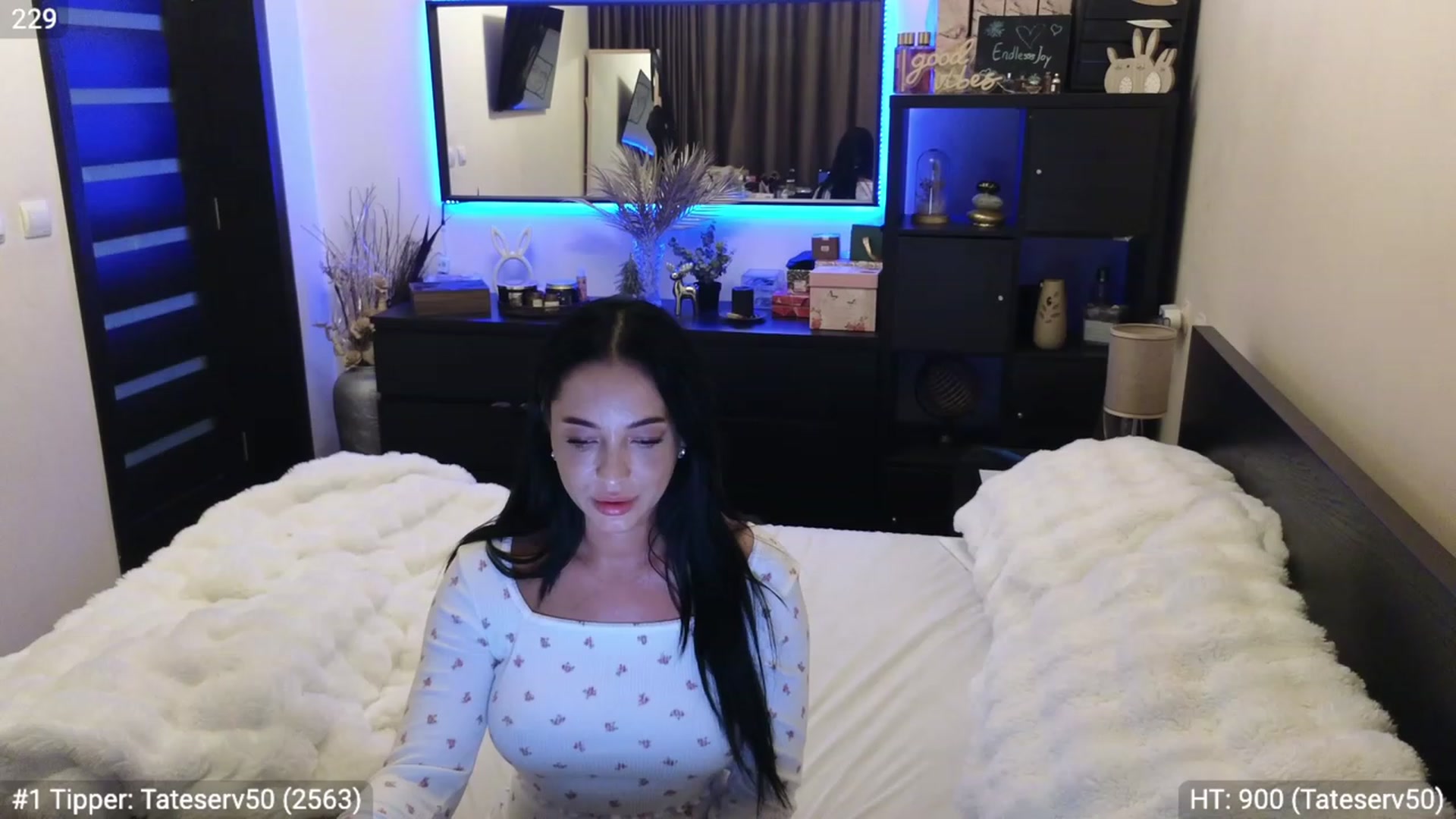 Gallery image thumbnail from EndlesssJoy's myfreecams stream on, 12/25/2023, 07:58 image 13 of 20