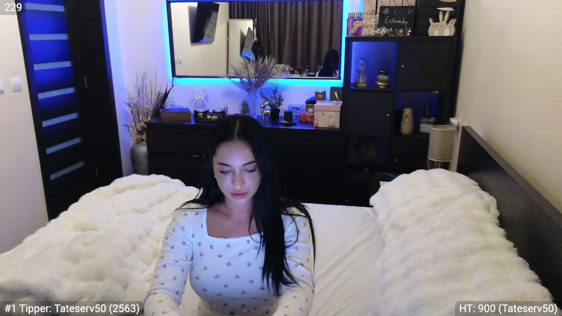 Gallery image thumbnail from EndlesssJoy's myfreecams stream on, 12/25/2023, 07:58 image 16 of 20