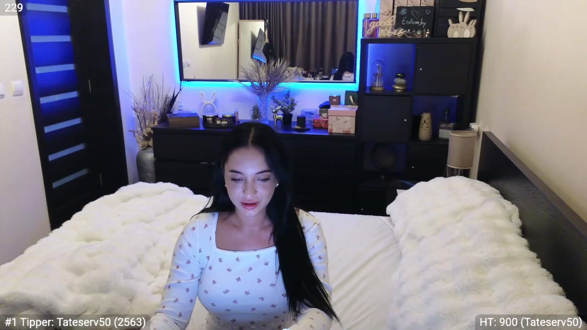 Gallery image thumbnail from EndlesssJoy's myfreecams stream on, 12/25/2023, 07:58 image 18 of 20
