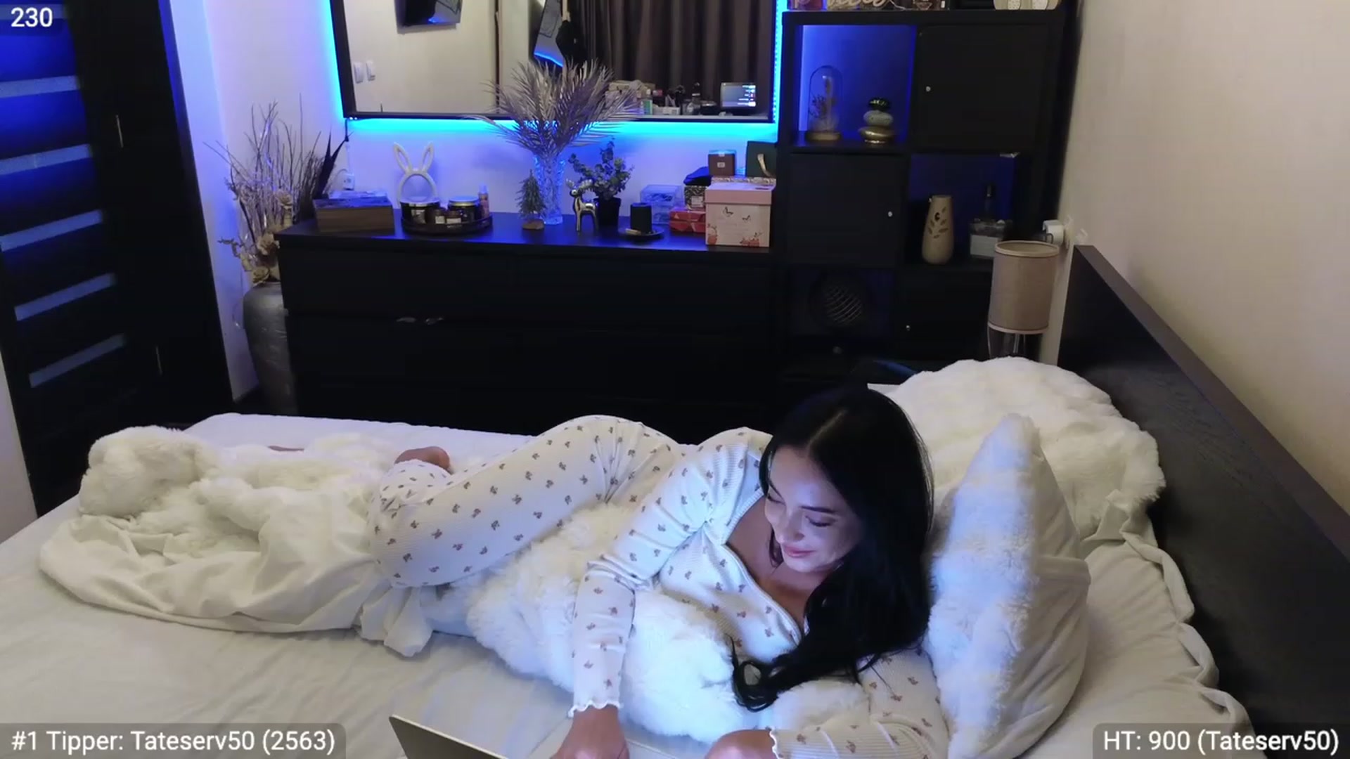 Gallery image thumbnail from EndlesssJoy's myfreecams stream on, 12/25/2023, 07:58 image 3 of 20
