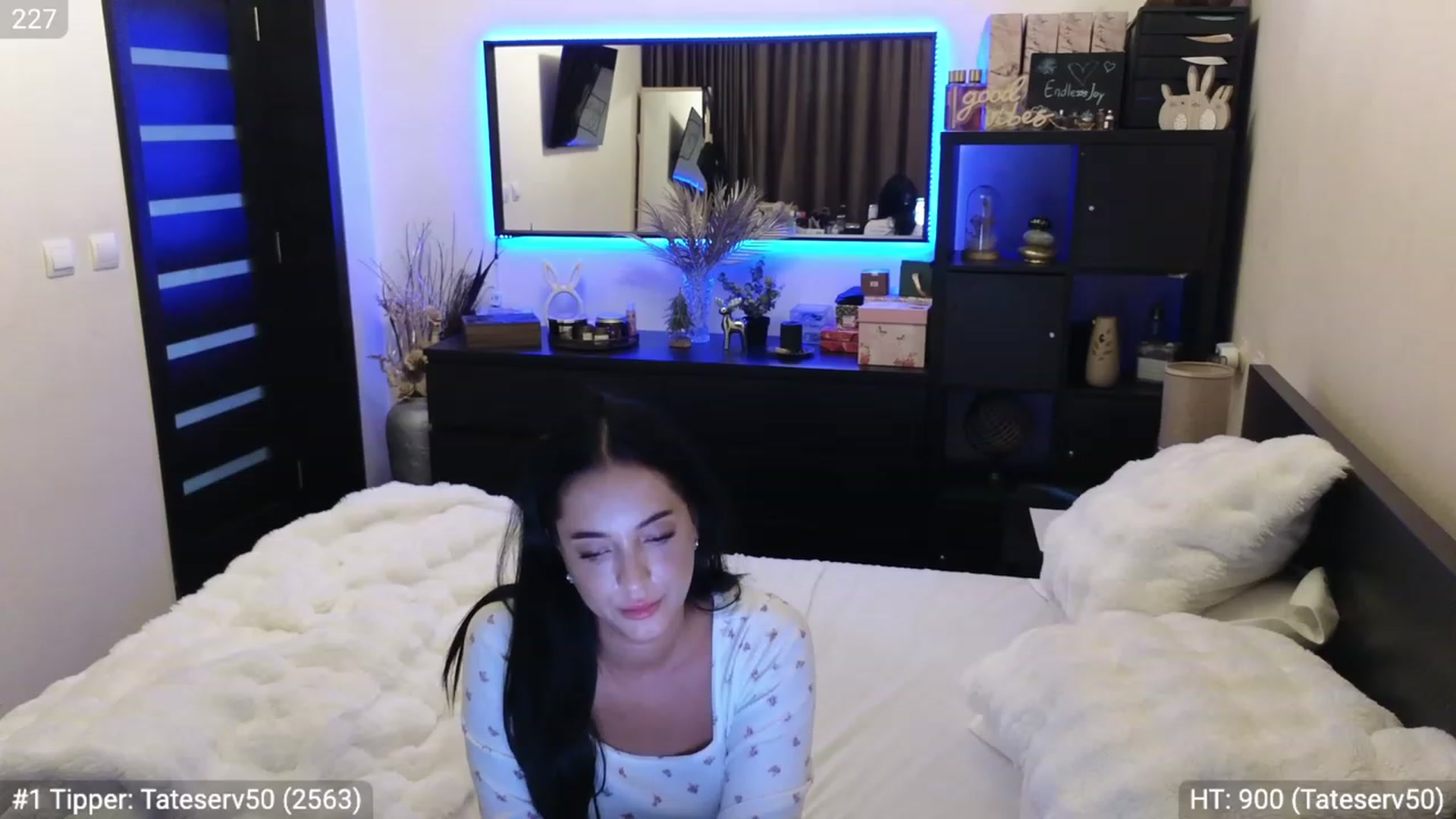 Gallery image thumbnail from EndlesssJoy's myfreecams stream on, 12/25/2023, 09:17 image 12 of 20