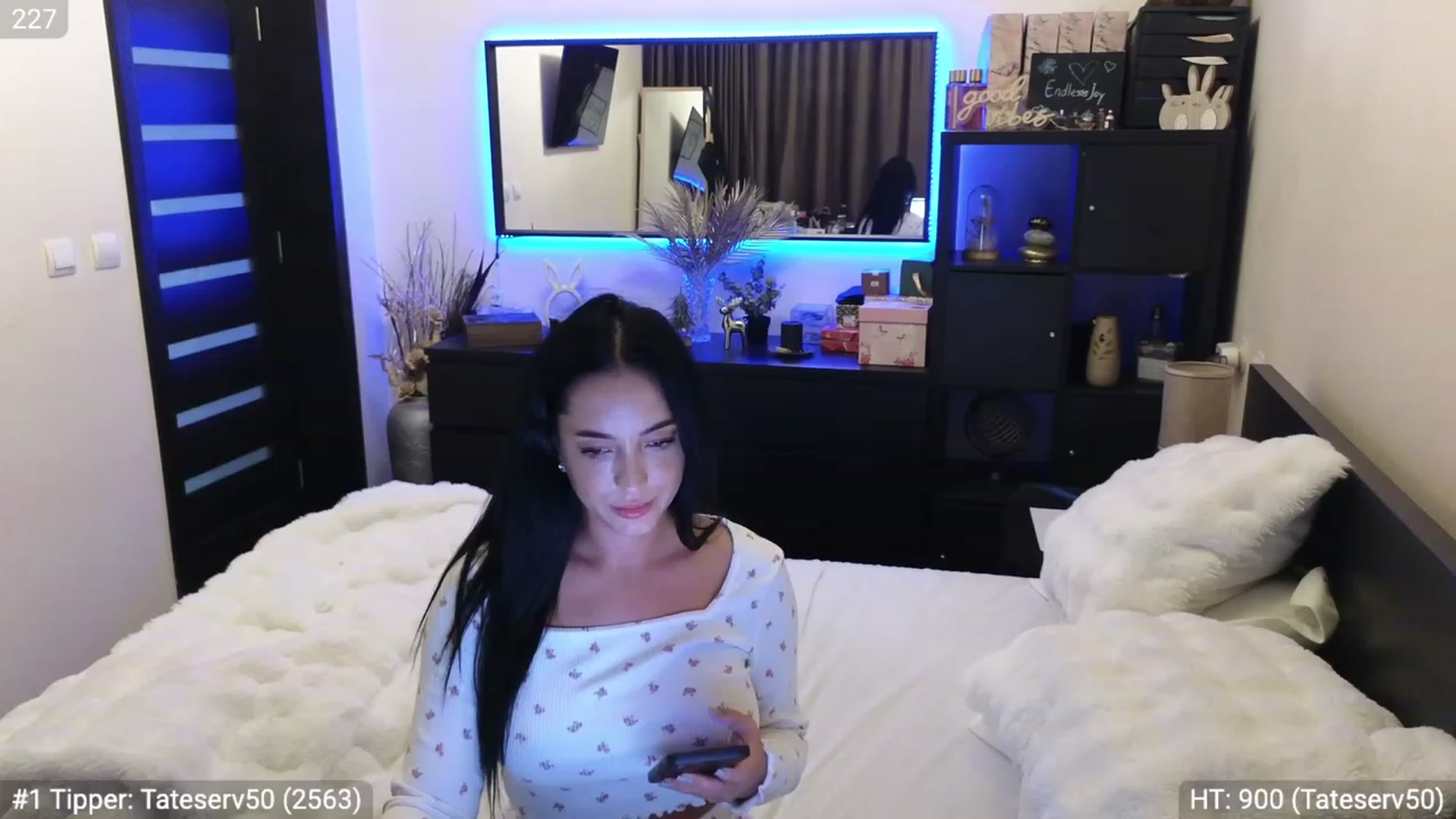 Gallery image thumbnail from EndlesssJoy's myfreecams stream on, 12/25/2023, 09:17 image 18 of 20