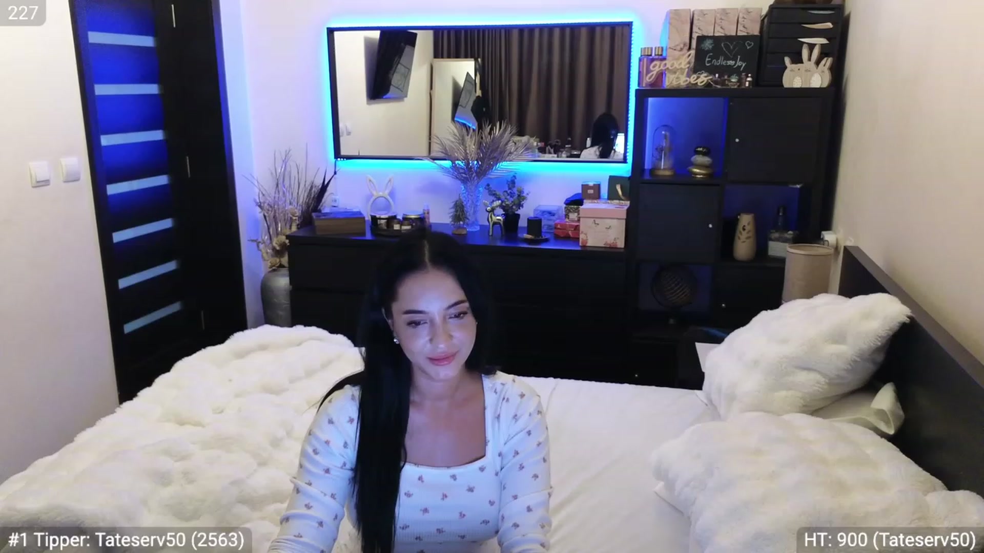 Gallery image thumbnail from EndlesssJoy's myfreecams stream on, 12/25/2023, 09:17 image 13 of 20