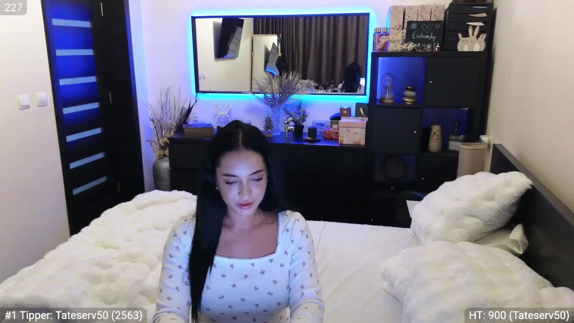 Gallery image thumbnail from EndlesssJoy's myfreecams stream on, 12/25/2023, 09:17 image 20 of 20
