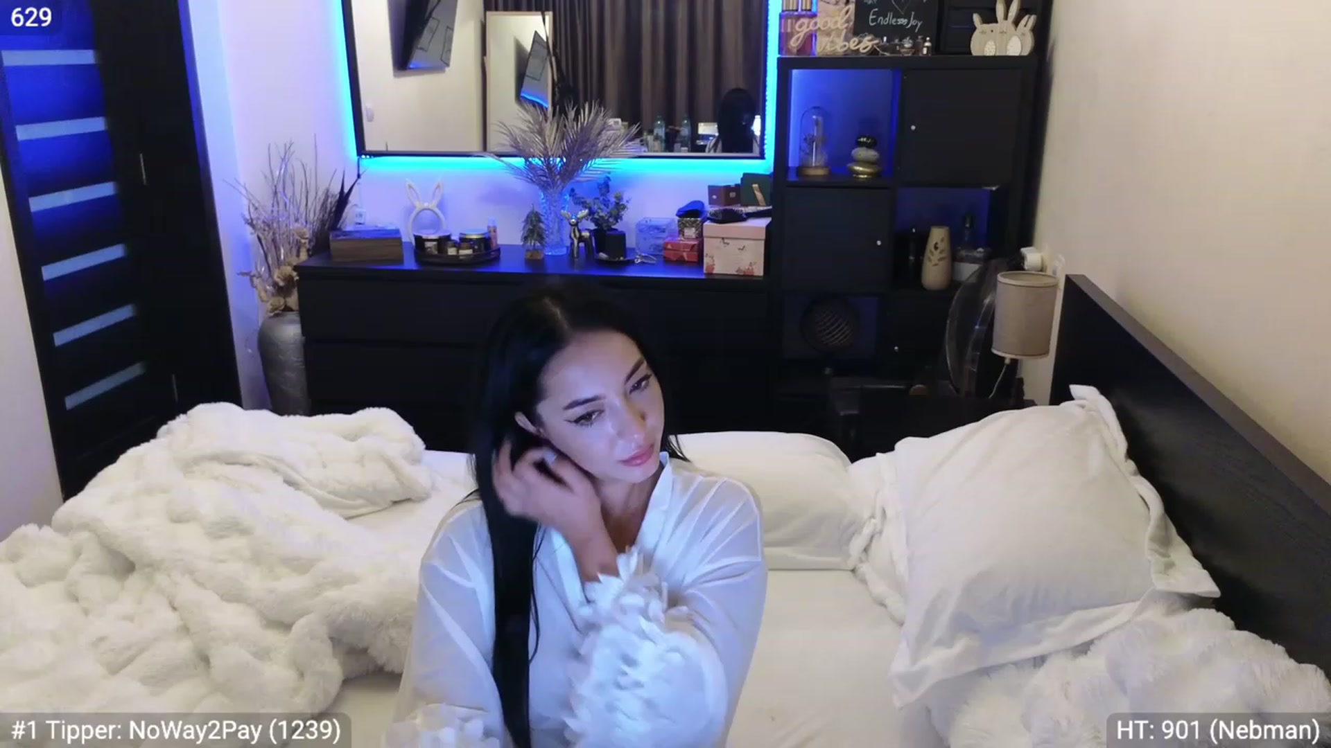 Gallery image thumbnail from EndlesssJoy's myfreecams stream on, 01/05/2024, 08:03 image 12 of 20