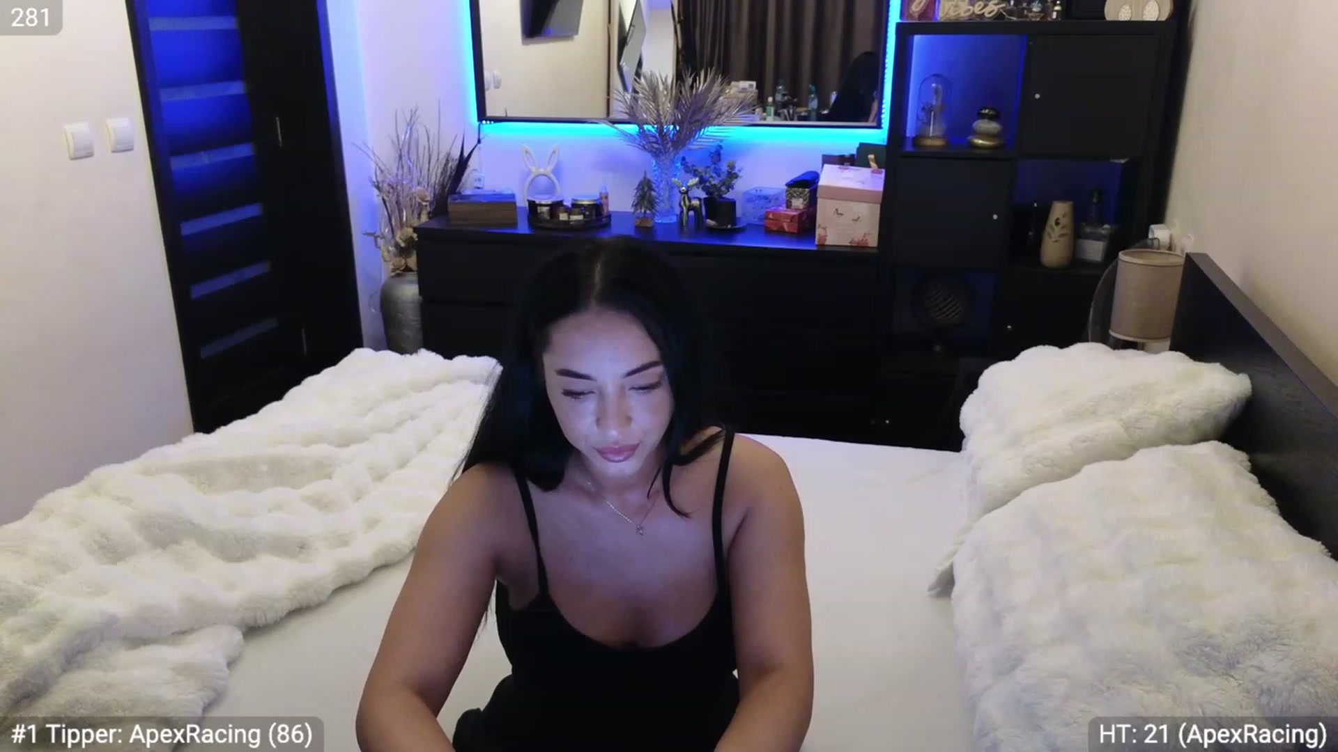 Gallery image thumbnail from EndlesssJoy's myfreecams stream on, 01/08/2024, 03:23 image 3 of 20