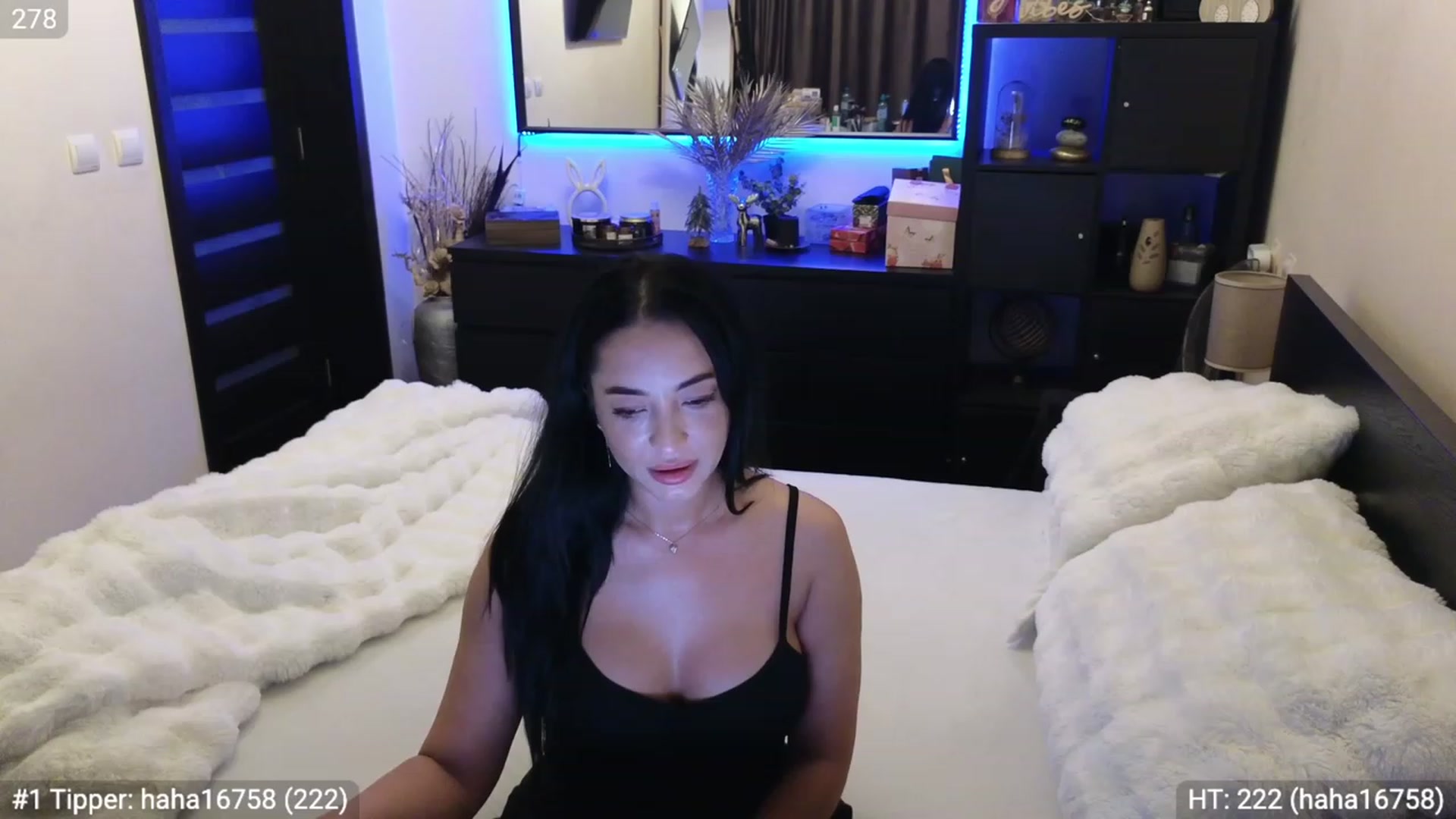 Gallery image thumbnail from EndlesssJoy's myfreecams stream on, 01/08/2024, 03:23 image 16 of 20