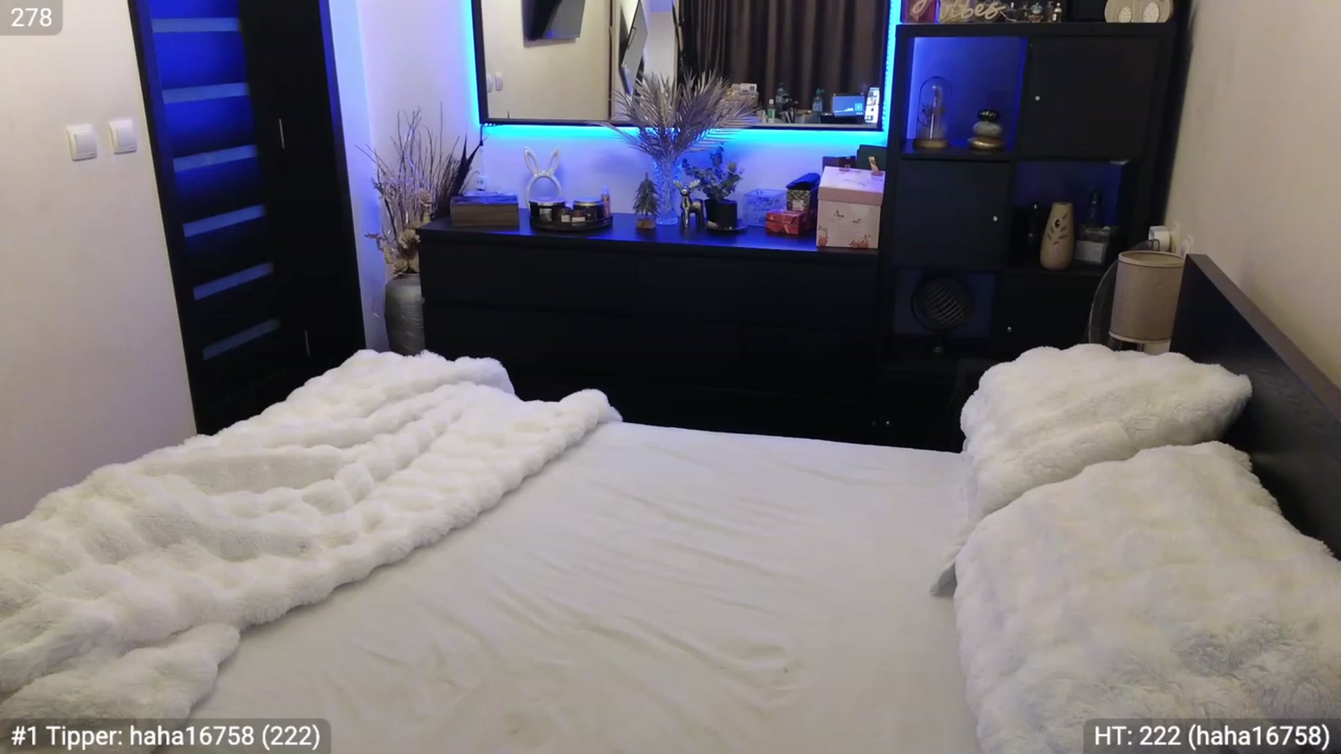 Gallery image thumbnail from EndlesssJoy's myfreecams stream on, 01/08/2024, 03:23 image 14 of 20
