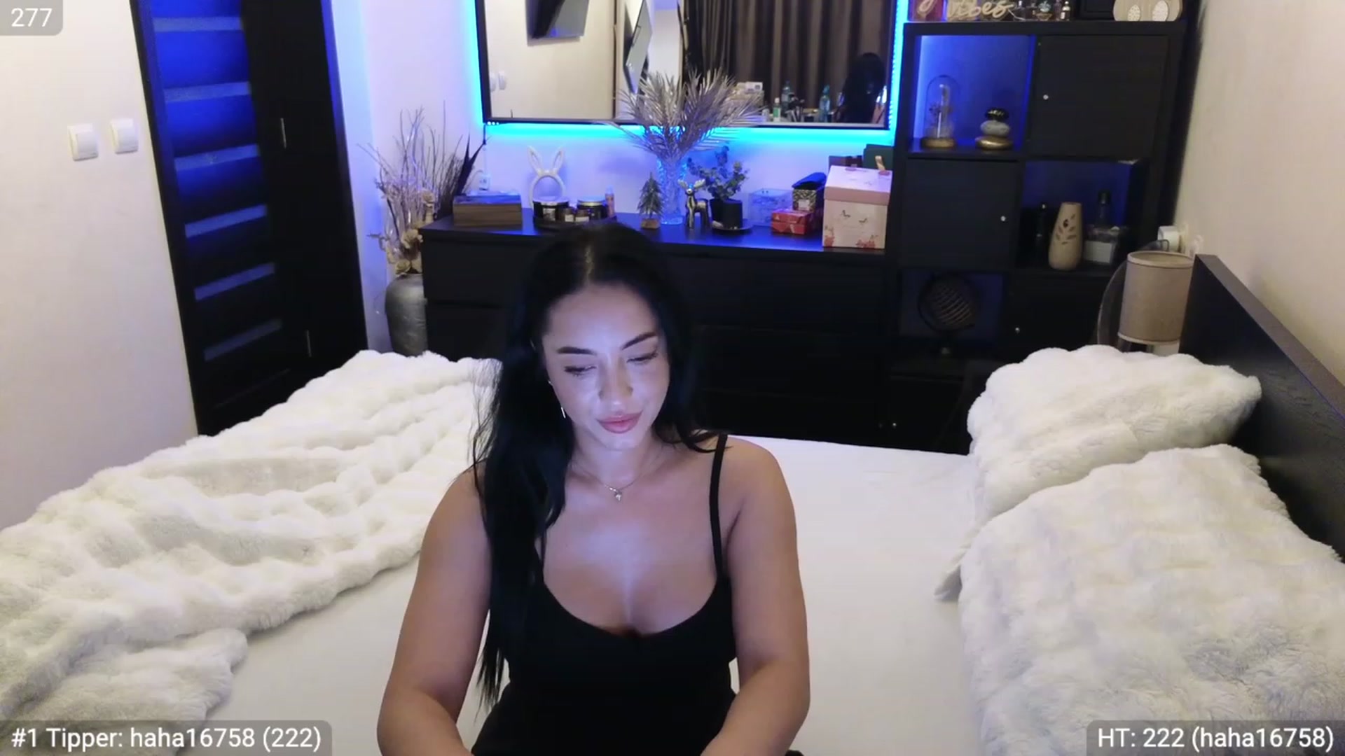 Gallery image thumbnail from EndlesssJoy's myfreecams stream on, 01/08/2024, 03:23 image 10 of 20
