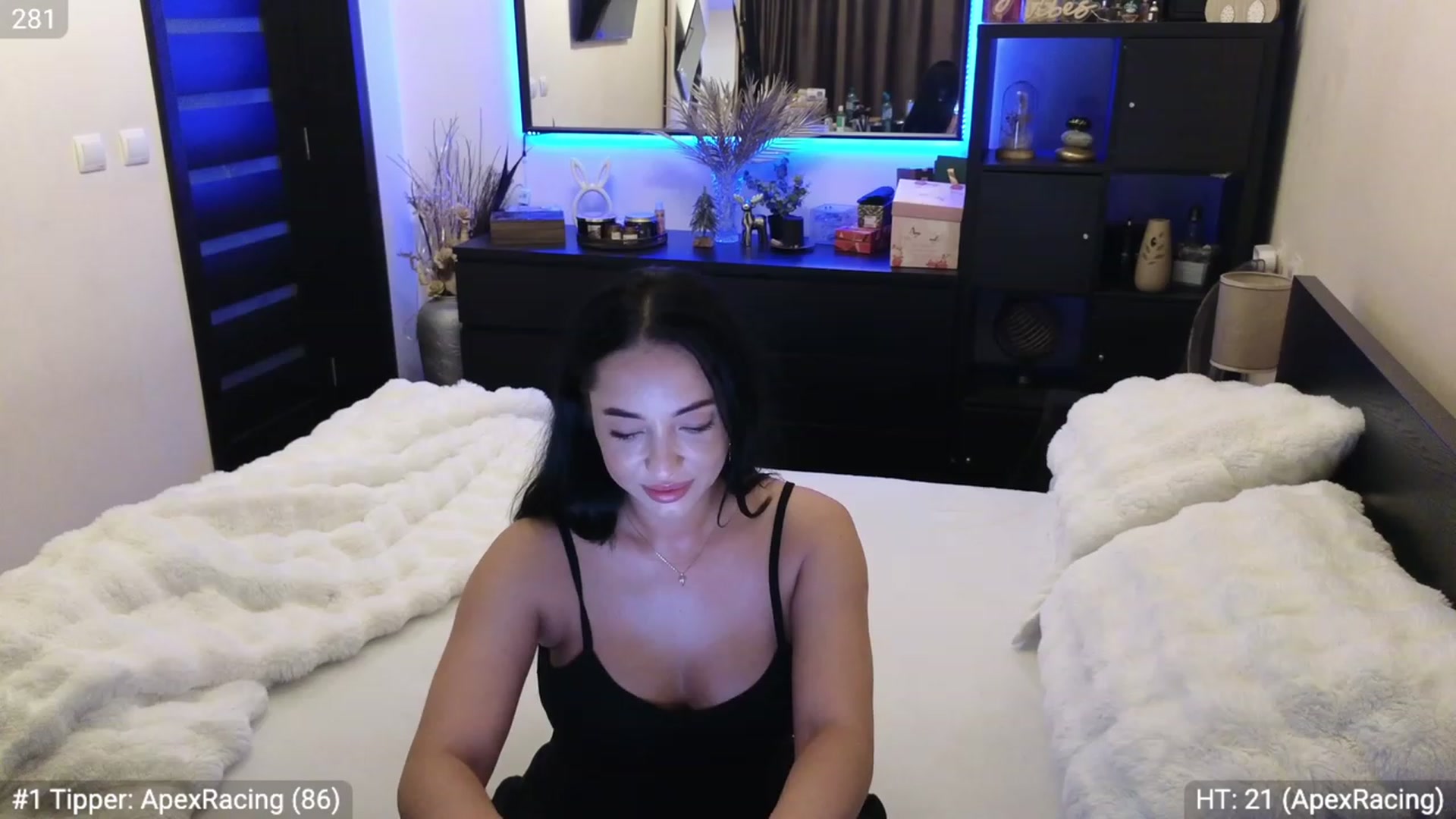 Gallery image thumbnail from EndlesssJoy's myfreecams stream on, 01/08/2024, 03:23 image 4 of 20