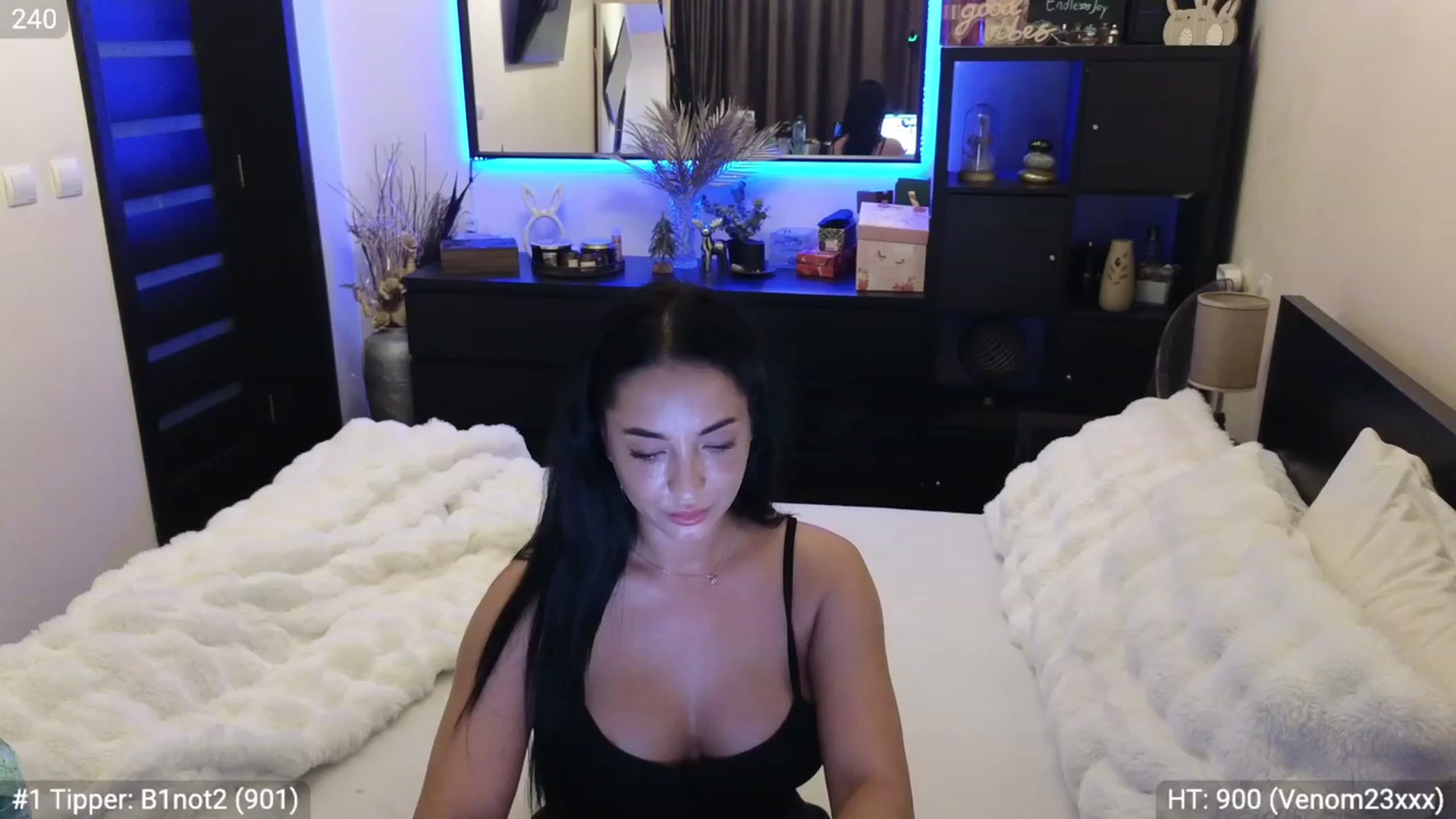 Gallery image thumbnail from EndlesssJoy's myfreecams stream on, 01/08/2024, 07:53 image 4 of 20
