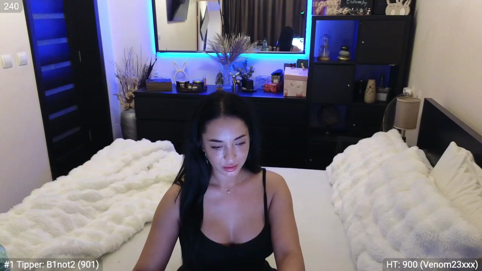 Gallery image thumbnail from EndlesssJoy's myfreecams stream on, 01/08/2024, 07:53 image 3 of 20
