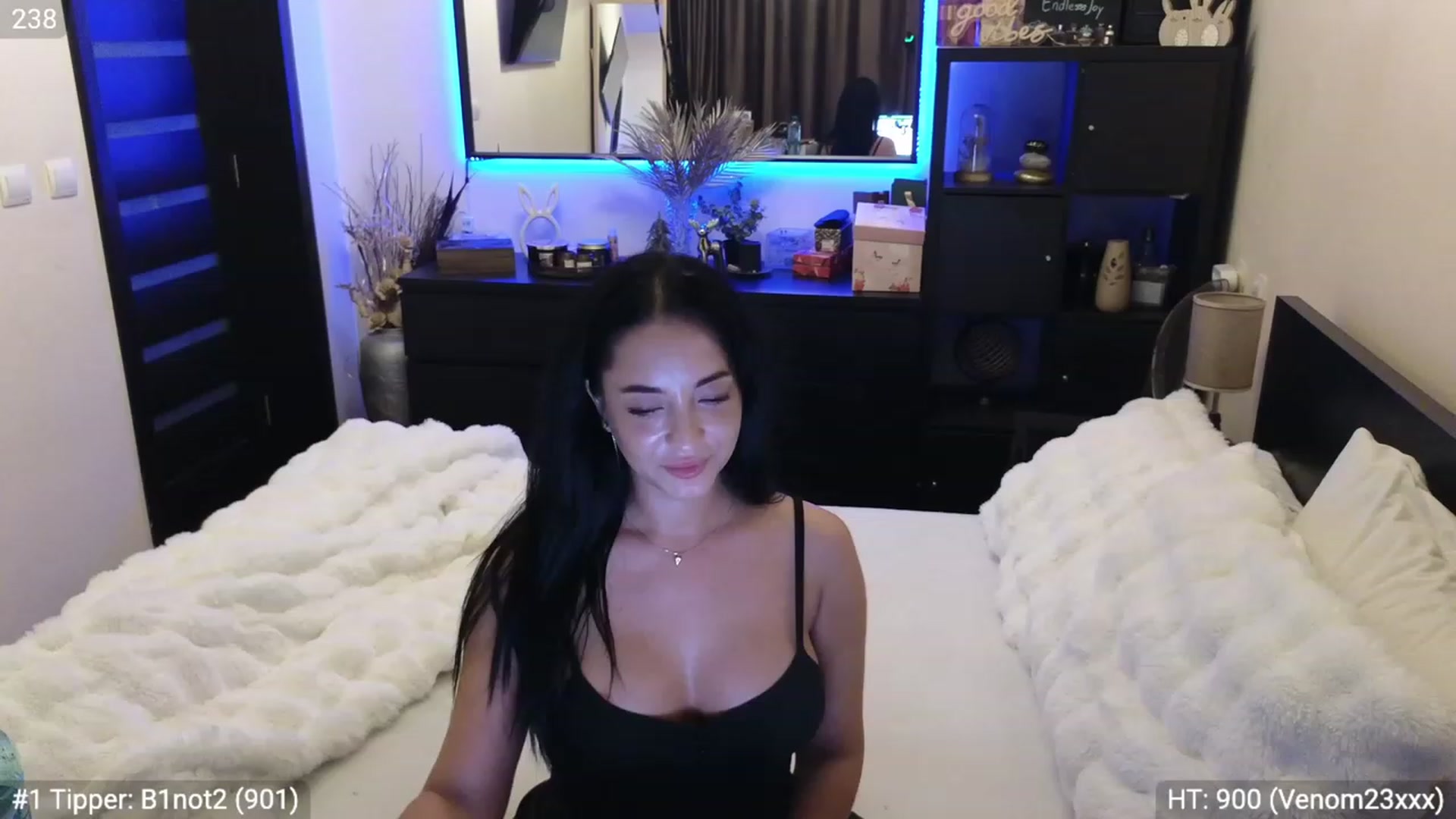 Gallery image thumbnail from EndlesssJoy's myfreecams stream on, 01/08/2024, 07:53 image 9 of 20