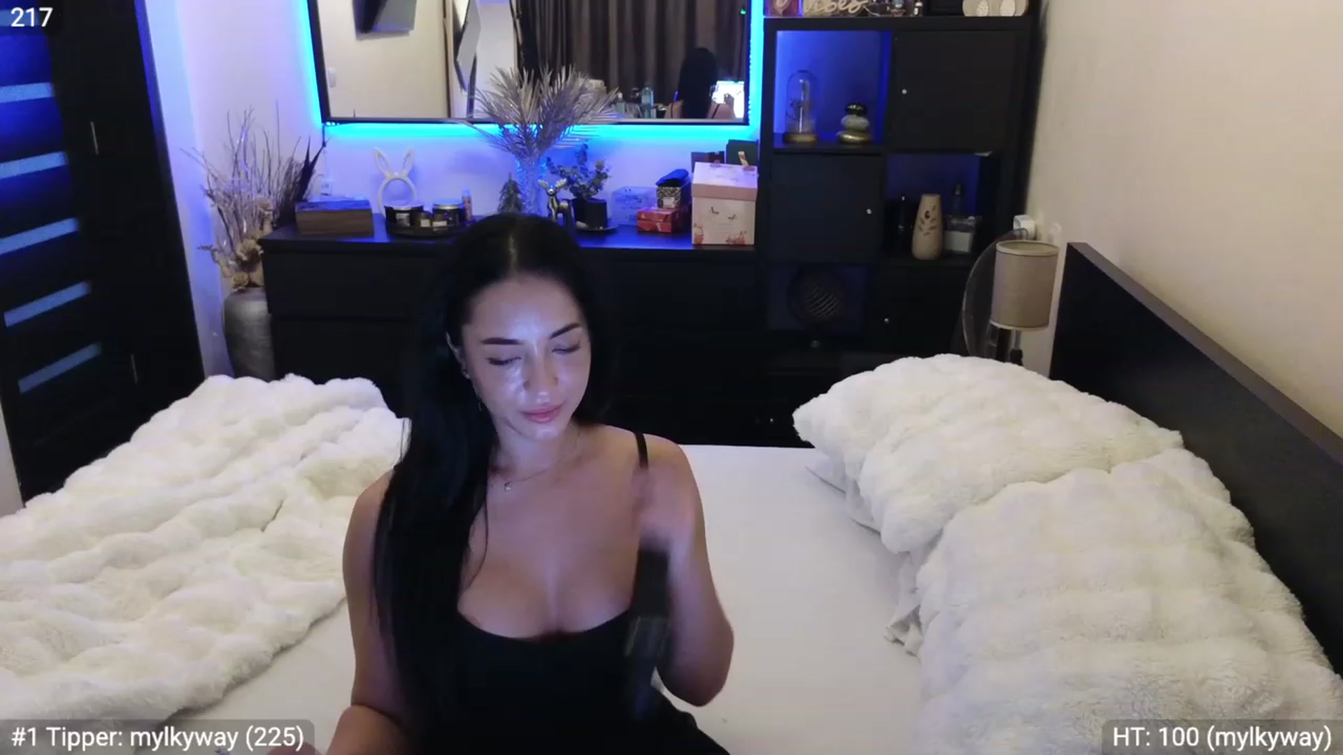 Gallery image thumbnail from EndlesssJoy's myfreecams stream on, 01/08/2024, 09:41 image 11 of 20