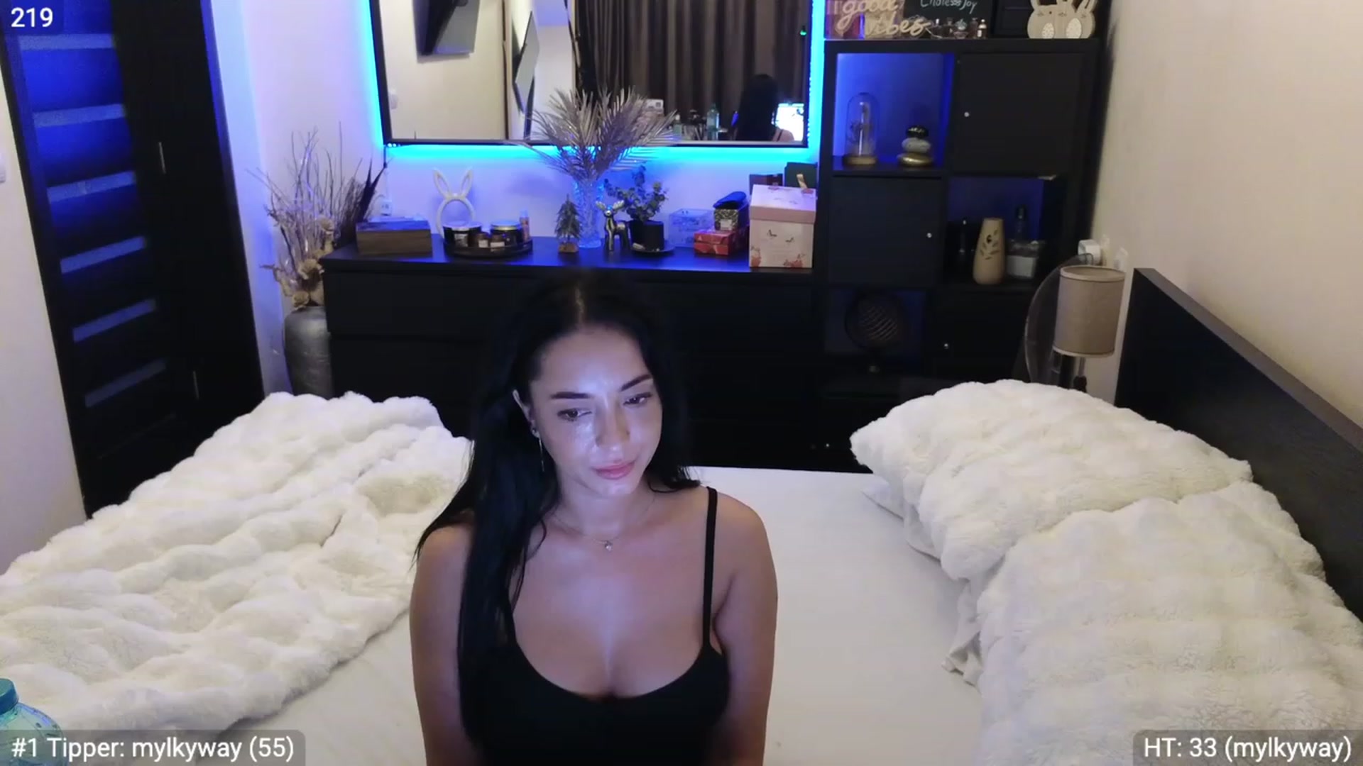 Gallery image thumbnail from EndlesssJoy's myfreecams stream on, 01/08/2024, 09:41 image 9 of 20