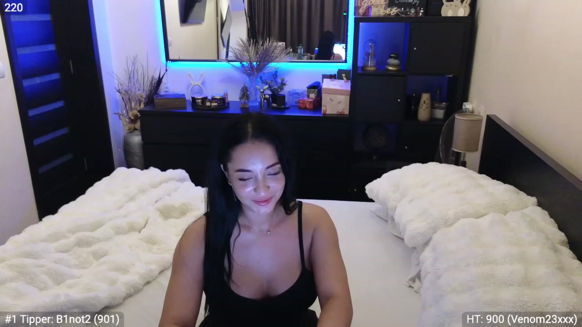 Gallery image thumbnail from EndlesssJoy's myfreecams stream on, 01/08/2024, 09:41 image 4 of 20