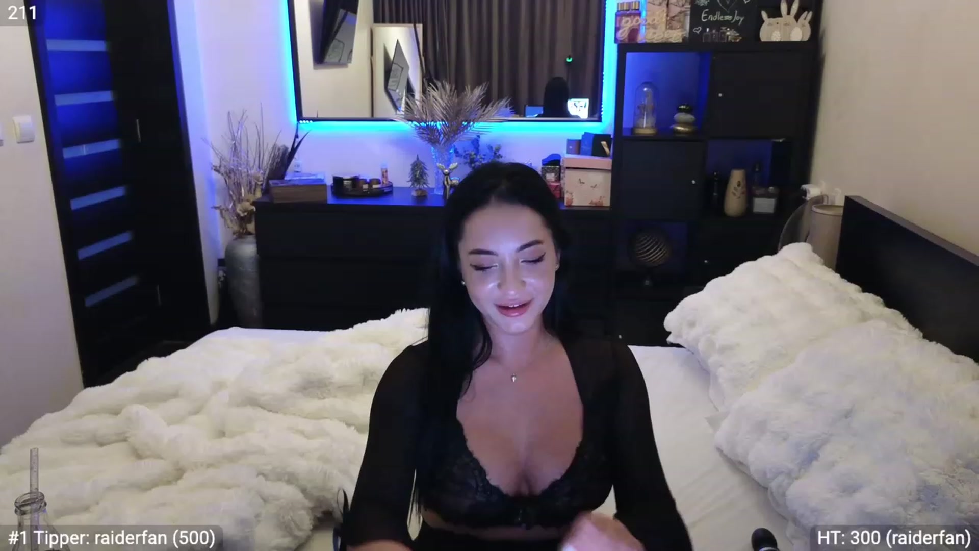 Gallery image thumbnail from EndlesssJoy's myfreecams stream on, 01/21/2024, 10:21 image 12 of 20