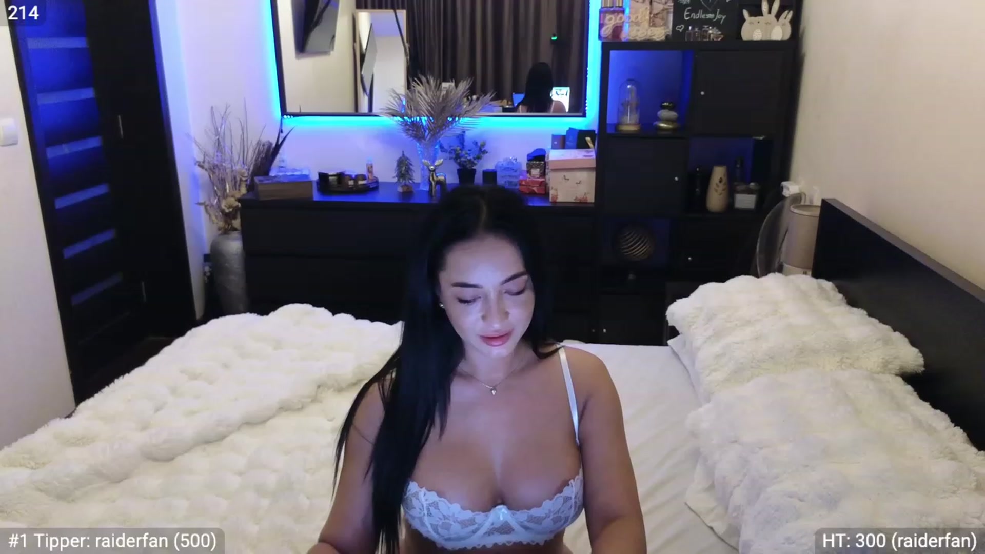 Gallery image thumbnail from EndlesssJoy's myfreecams stream on, 01/22/2024, 04:44 image 15 of 20