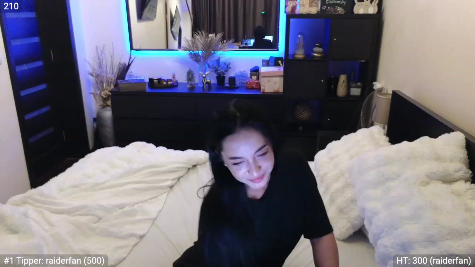 Gallery image thumbnail from EndlesssJoy's myfreecams stream on, 01/22/2024, 06:05 image 13 of 20