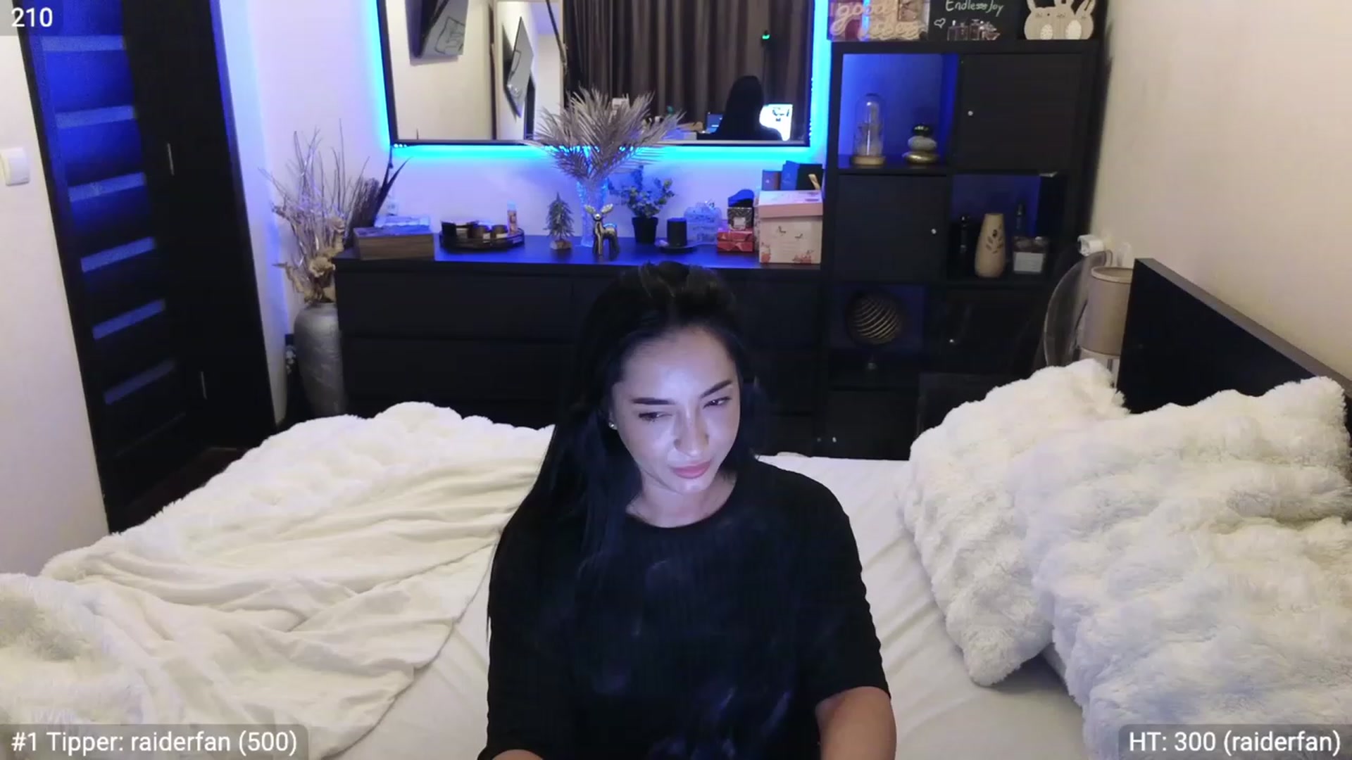Gallery image thumbnail from EndlesssJoy's myfreecams stream on, 01/22/2024, 06:05 image 2 of 20