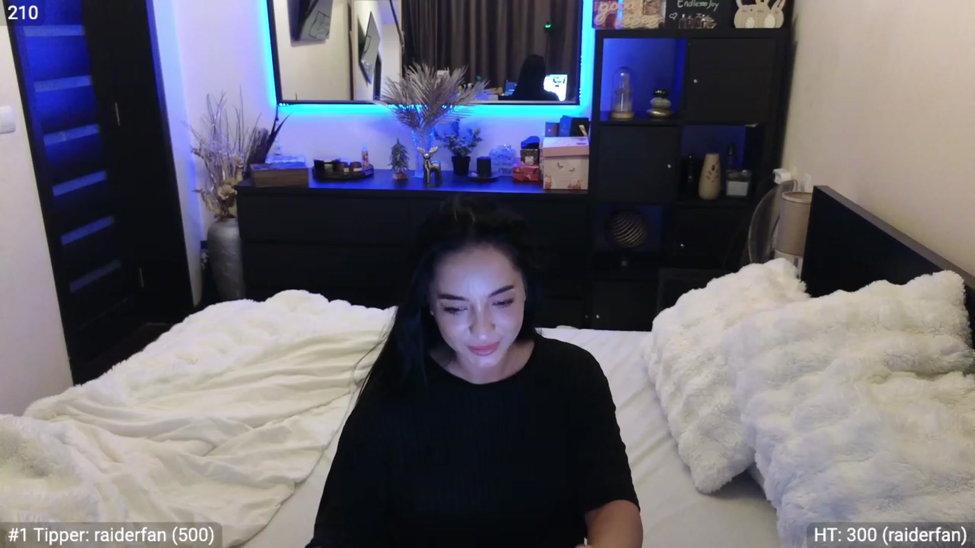 Gallery image thumbnail from EndlesssJoy's myfreecams stream on, 01/22/2024, 06:05 image 7 of 20