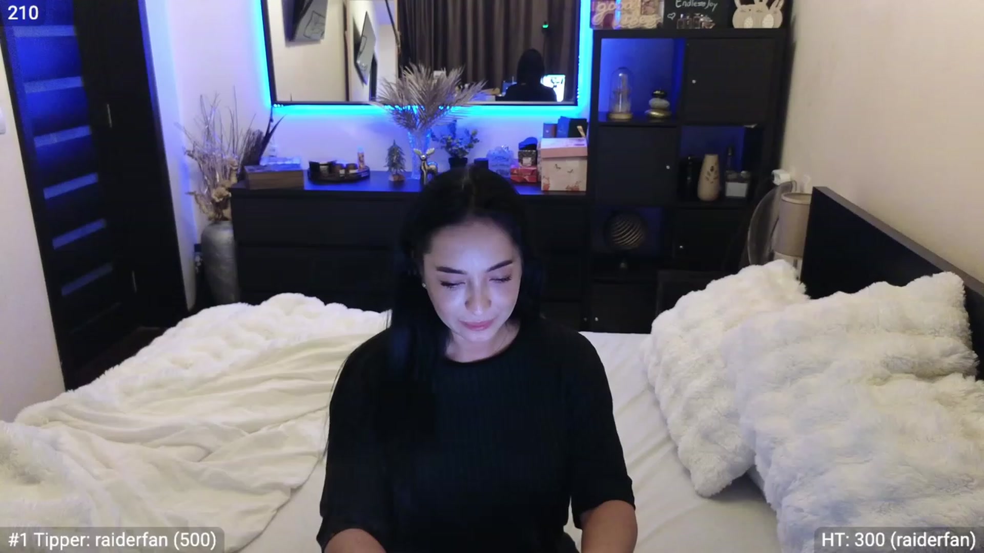 Gallery image thumbnail from EndlesssJoy's myfreecams stream on, 01/22/2024, 06:05 image 14 of 20